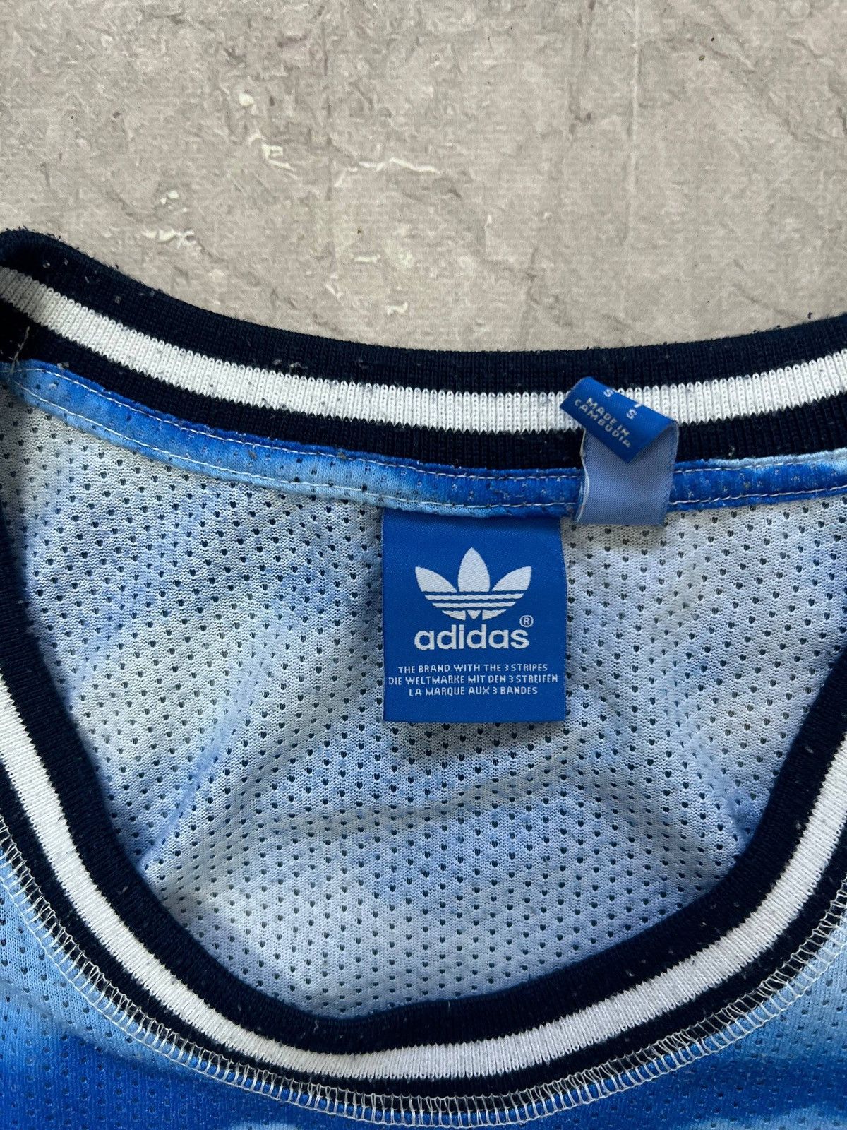 Adidas Adidas Originals T shirt Allover Clouds Vest Basketball S Size US S / EU 44-46 / 1 - 11 Thumbnail