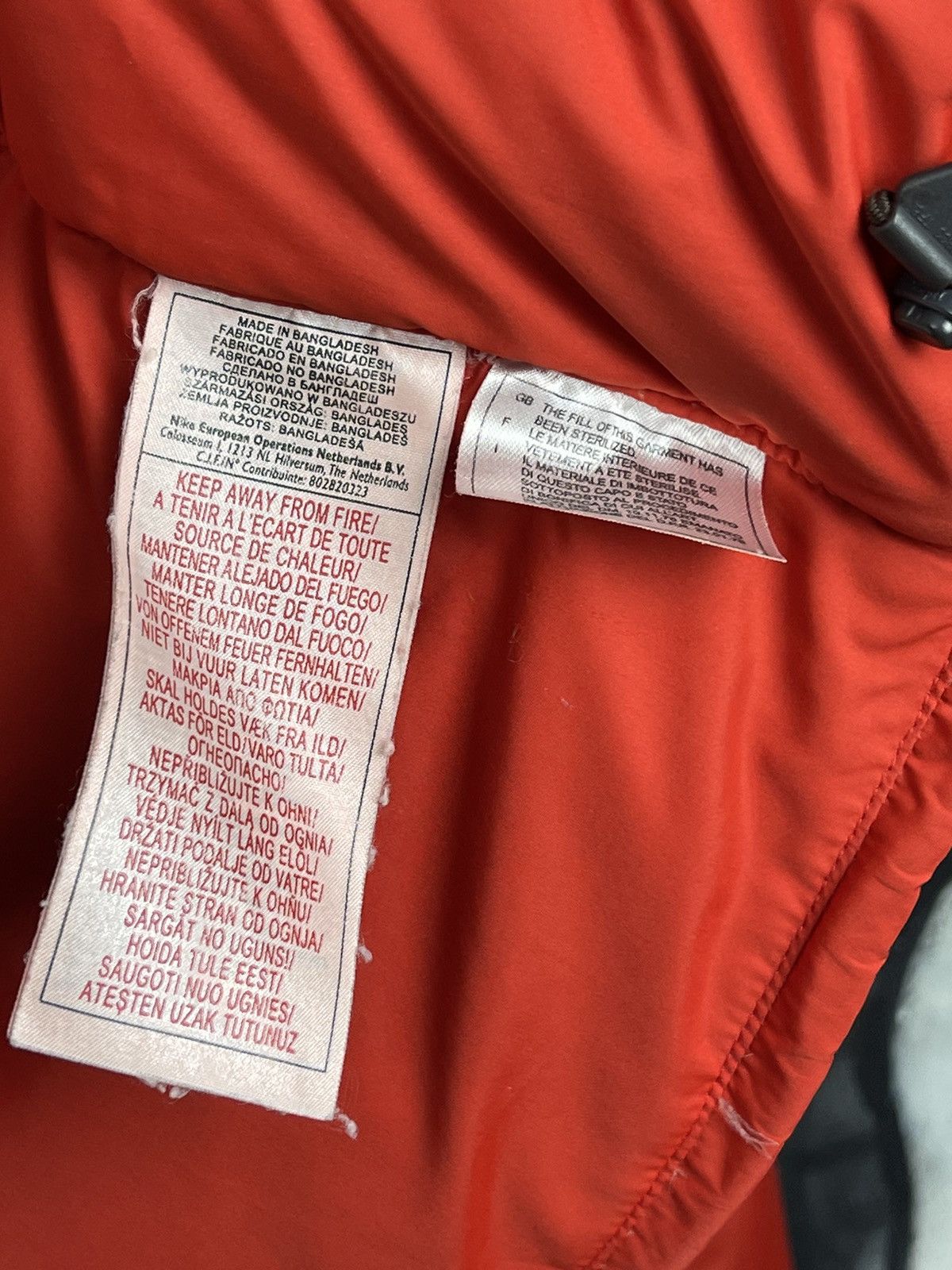 Nike ACG Nike ACG Y2K Vintage Red Puffer Down Jacket Women’s Size M Size M / US 6-8 / IT 42-44 - 18 Thumbnail