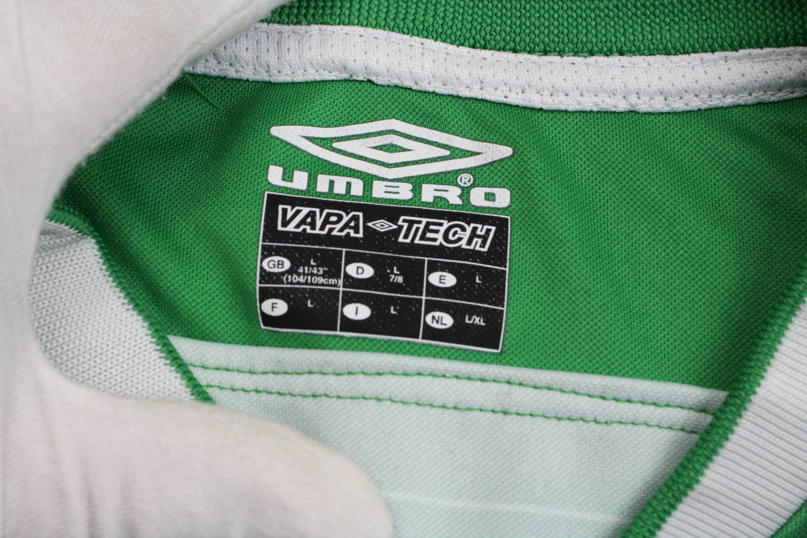 Umbro Umbro Ireland Shirt Jersey Soccer 2003 / 04 size L Size US L / EU 52-54 / 3 - 3 Thumbnail