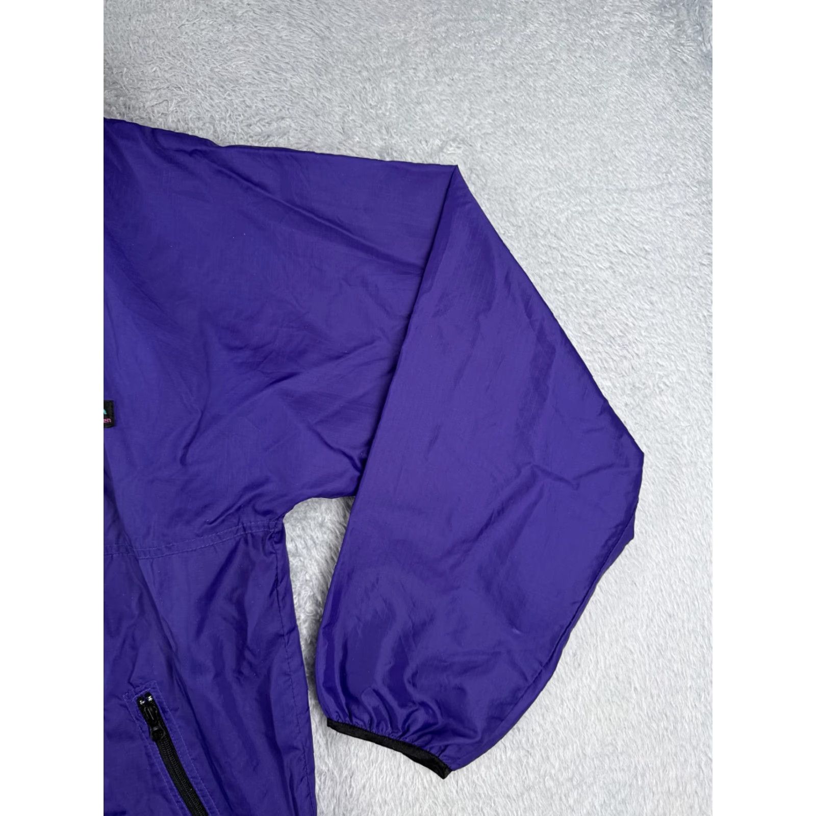 Helly Hansen VINTAGE Helly Hansen Jacket Windbreaker Adult Small Purple Nylon Shell Hooded Men's Regular Windbreaker Purple 34 in Solid Shell 90s Theme Mens Size US S / EU 44-46 / 1 - 4 Thumbnail