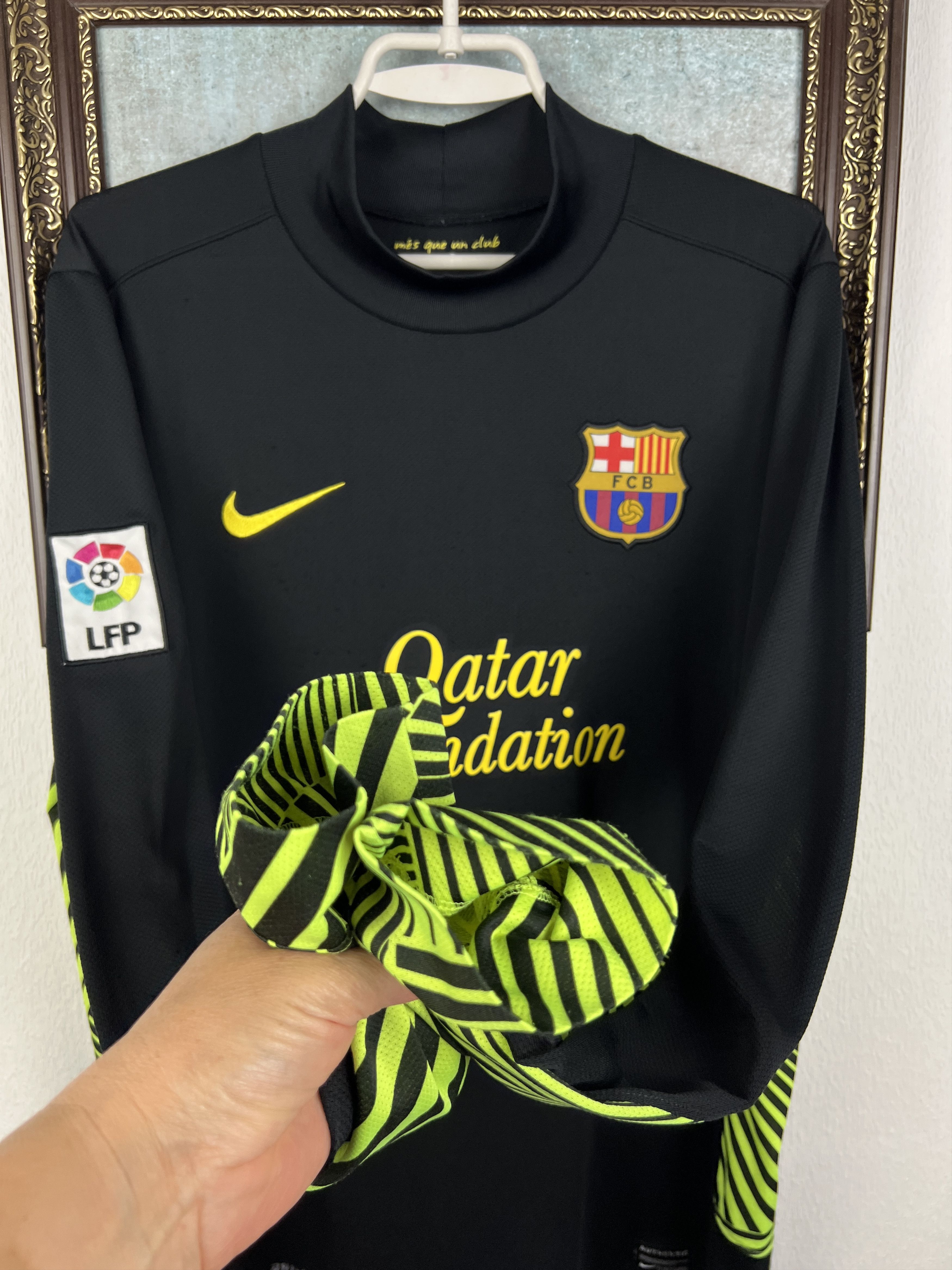 Nike Barcelona Goalkeeper football shirt Soccer Jersey Trikot Size US M / EU 48-50 / 2 - 6 Thumbnail