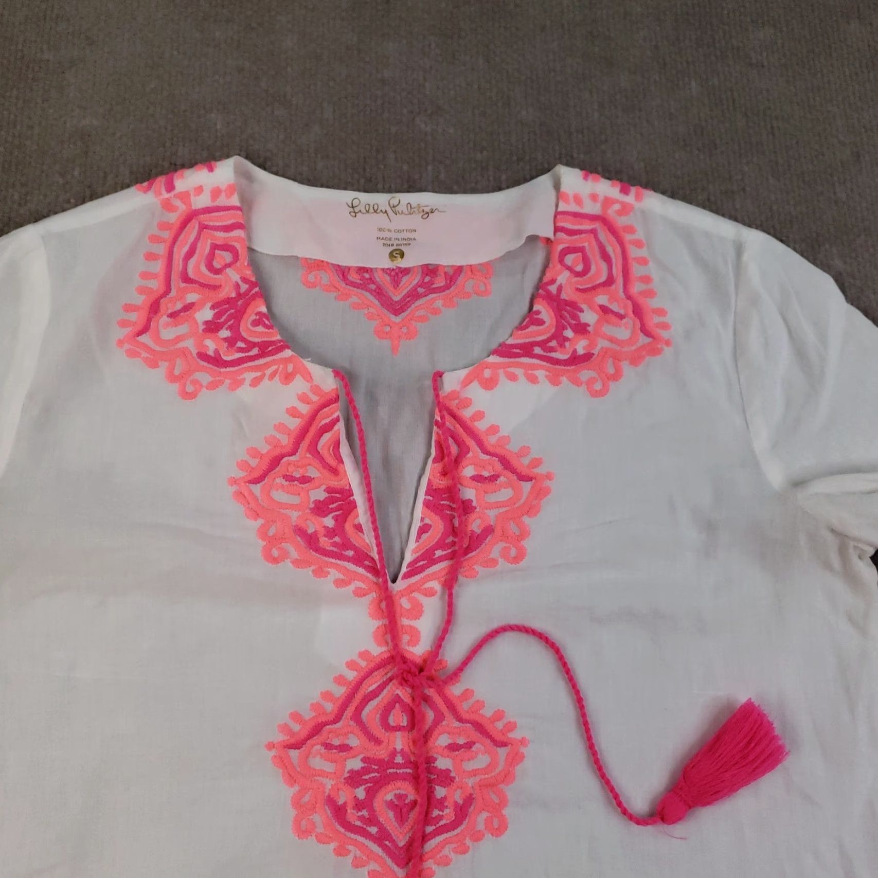 Lilly Pulitzer Lilly Pulitzer Shirt Womens Small White Embroidered Tunic Top Tassel Boho ZZ Shirt Blouse Geometric Beach Bohemian 3/4 Sleeve V-Neck Womens Size S / US 4 / IT 40 - 6 Thumbnail