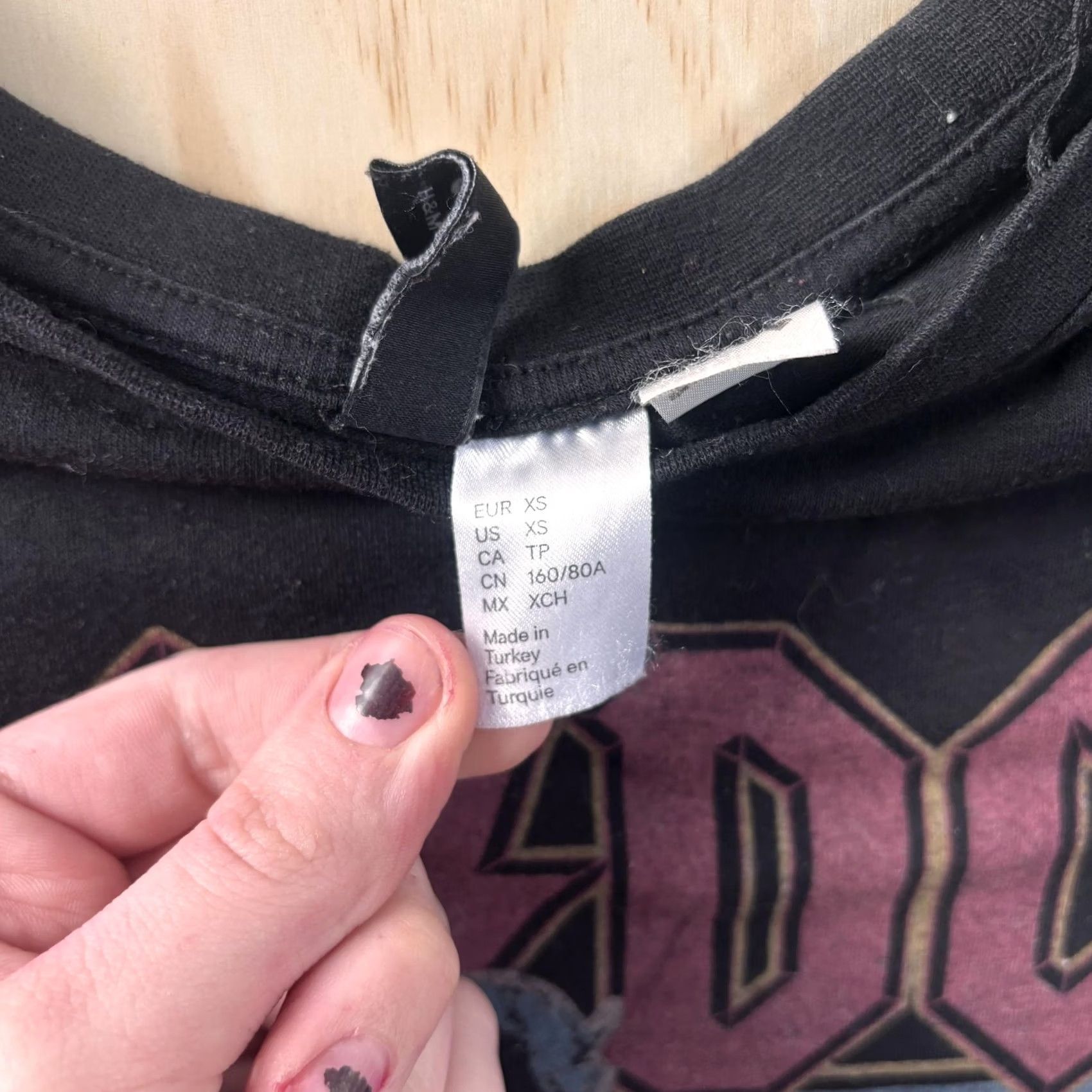 H&M H&M Divided ACDC Shirt Womens XS Black 79 World Tour Rock Graphic Tee Top Size XS / US 0-2 / IT 36-38 - 3 Thumbnail