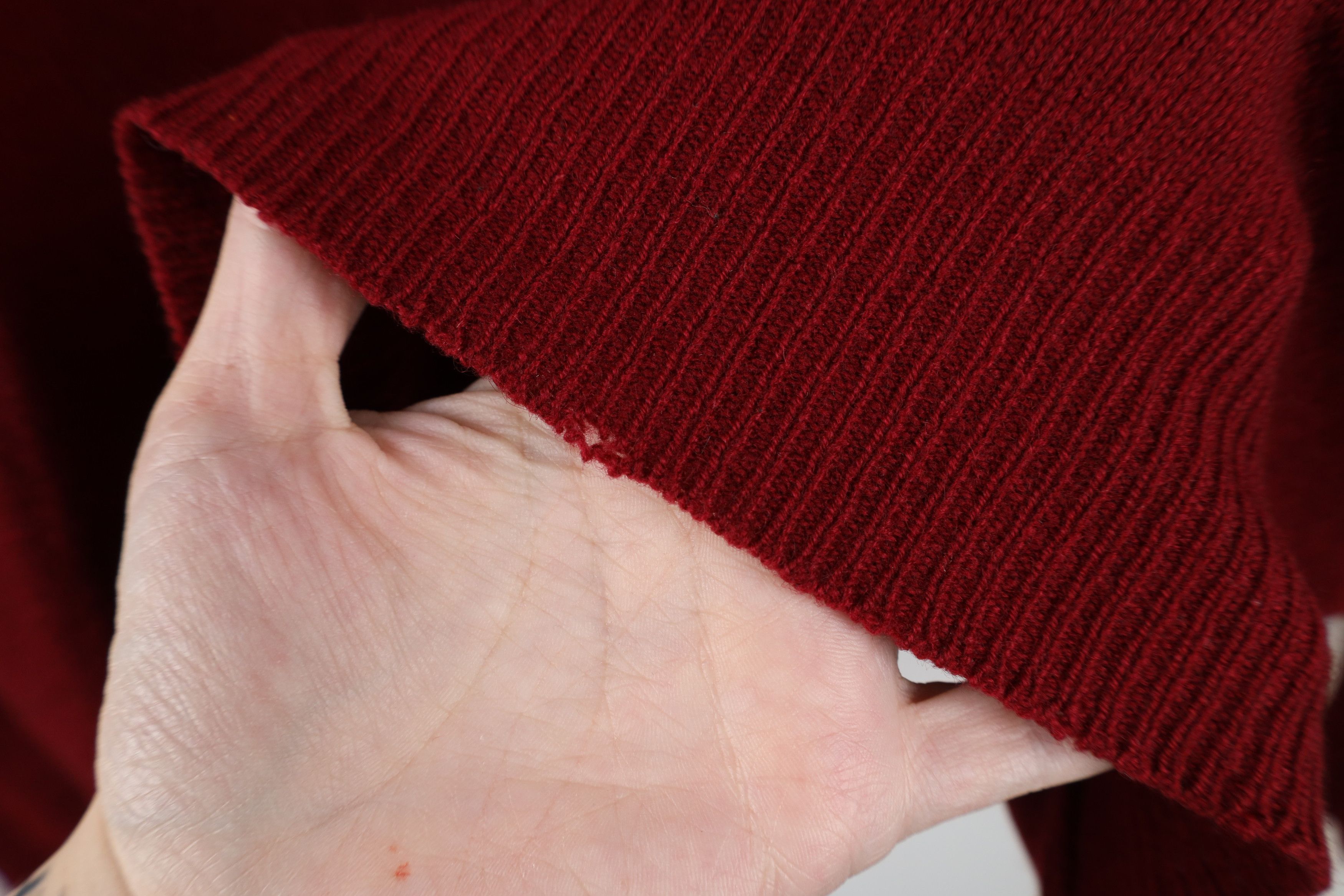 Vintage Vintage 70s Streetwear Soft Cashmere Knit V-Neck Sweater Red Size US L / EU 52-54 / 3 - 4 Thumbnail