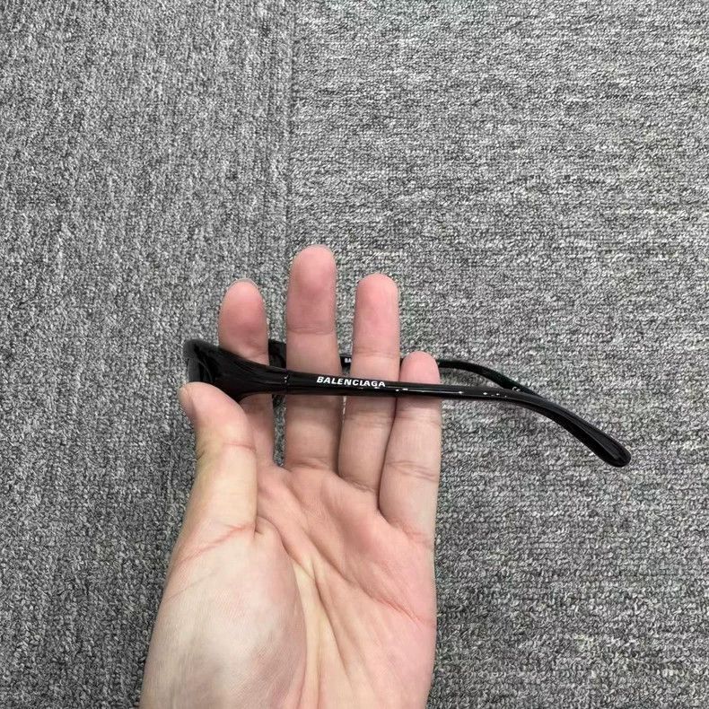 Balenciaga Balenciaga Black Cat-Eye Sunglasses-2507 Size ONE SIZE - 6 Thumbnail