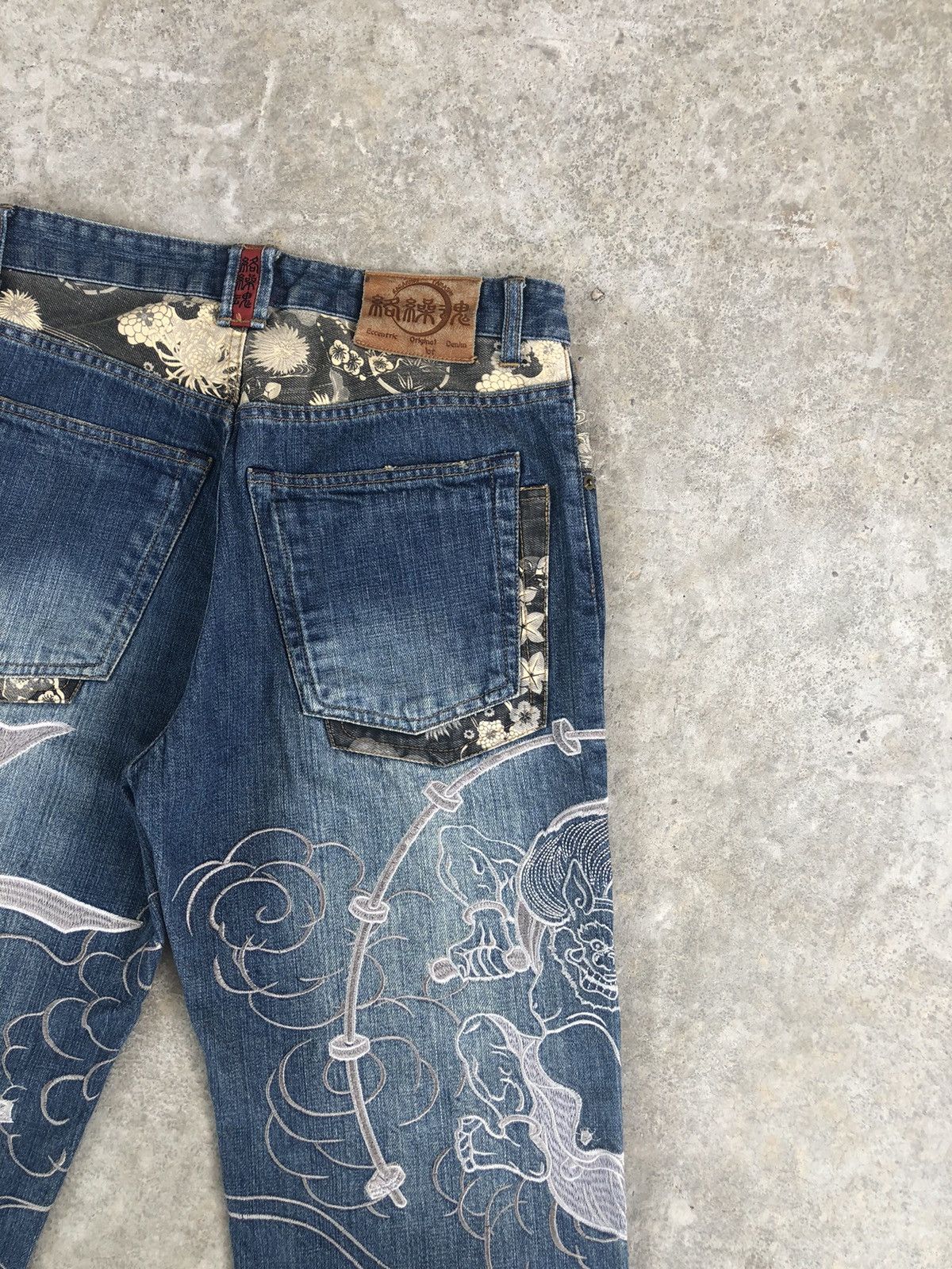 Karakuri Tamashii Karakuri Tamashii Embroidered Jeans Distressed Jeans Size US 30 / EU 46 - 10 Thumbnail