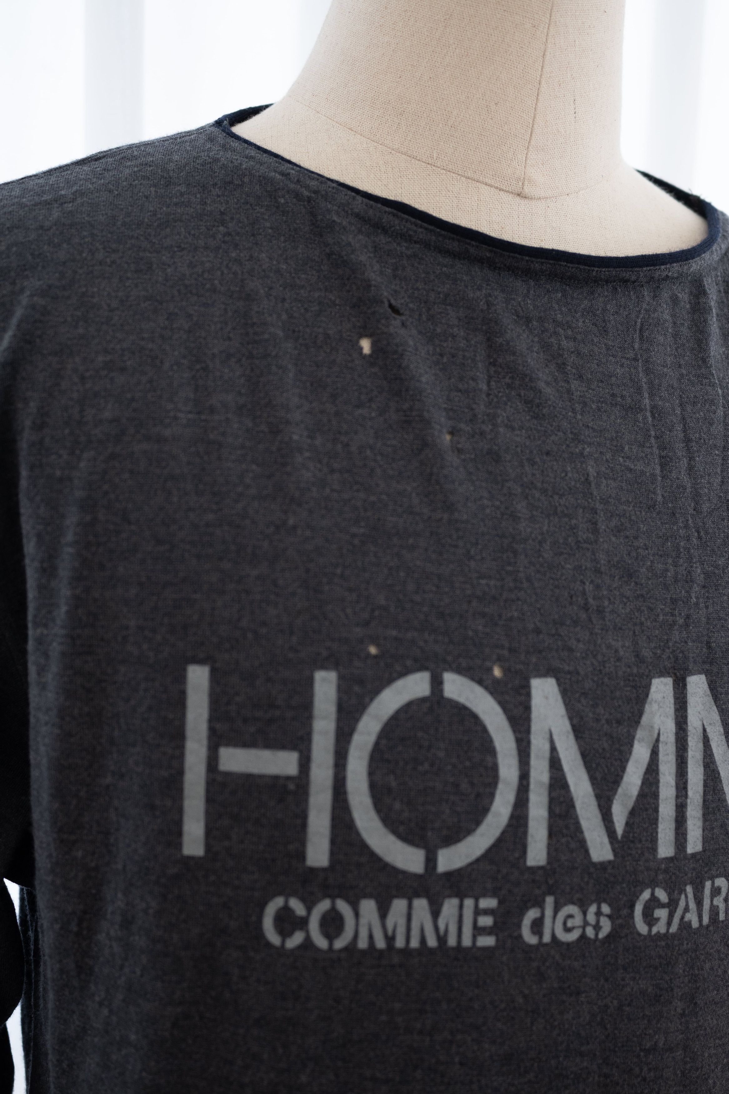 Comme des Garcons Homme 1980s COMME DES GARCONS HOMME DISTRESSED SPELLOUT SWEATSHIRT Size US M / EU 48-50 / 2 - 4 Thumbnail