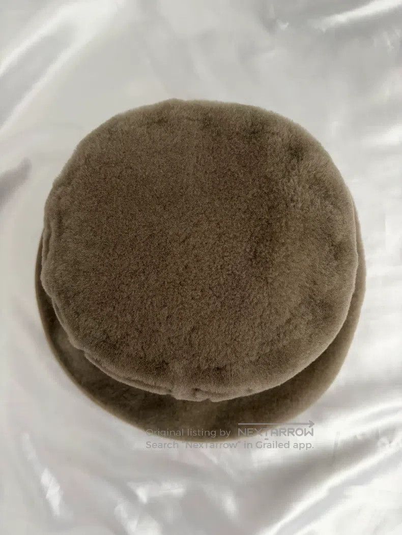 Chanel Chanel Ski series double-sided milk tea-coloured furry fis Size ONE SIZE - 2 Thumbnail