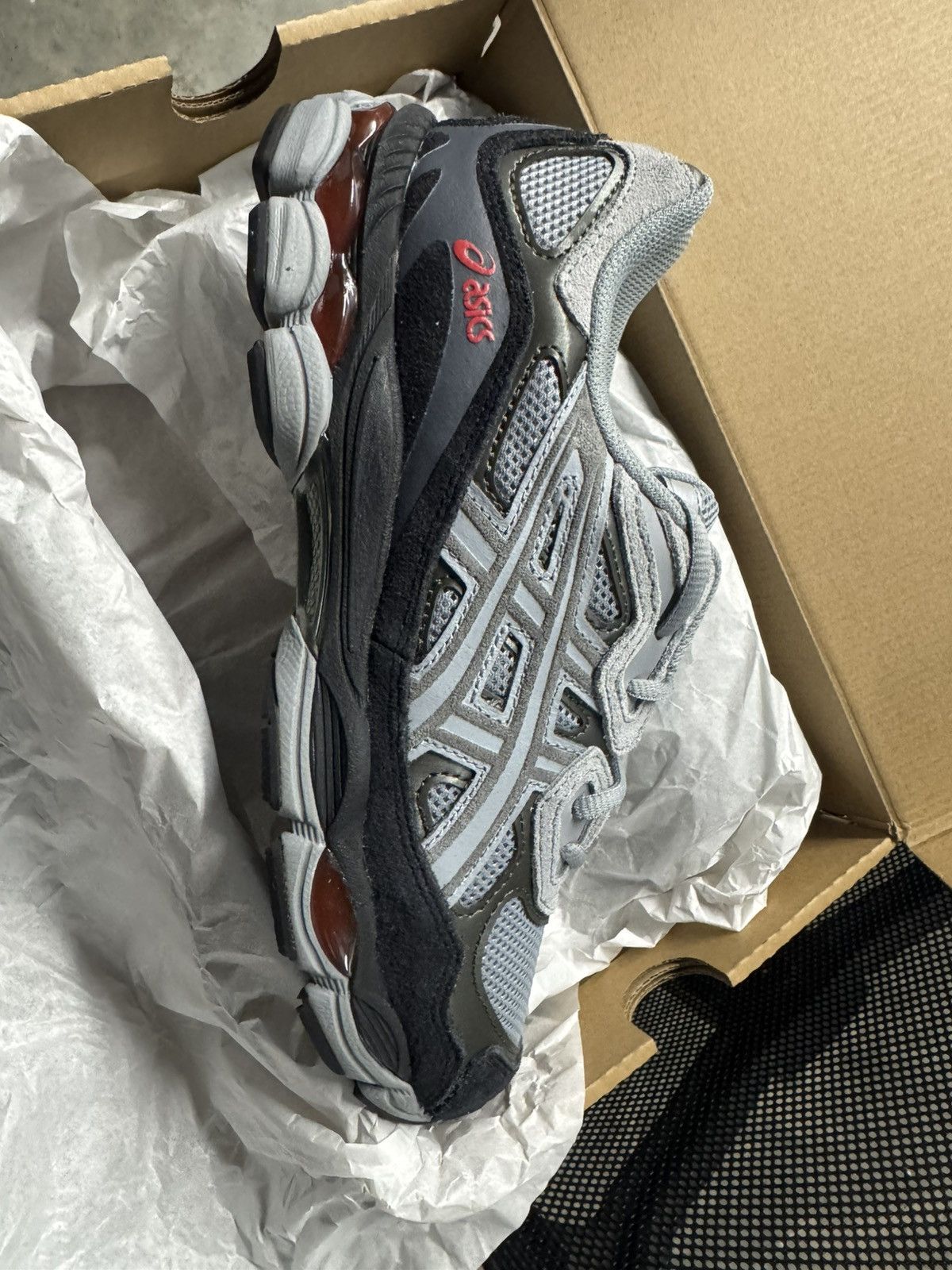 Asics Asics Black and Grey Gel NYC Size US 7.5 / EU 40-41 - 1 Thumbnail