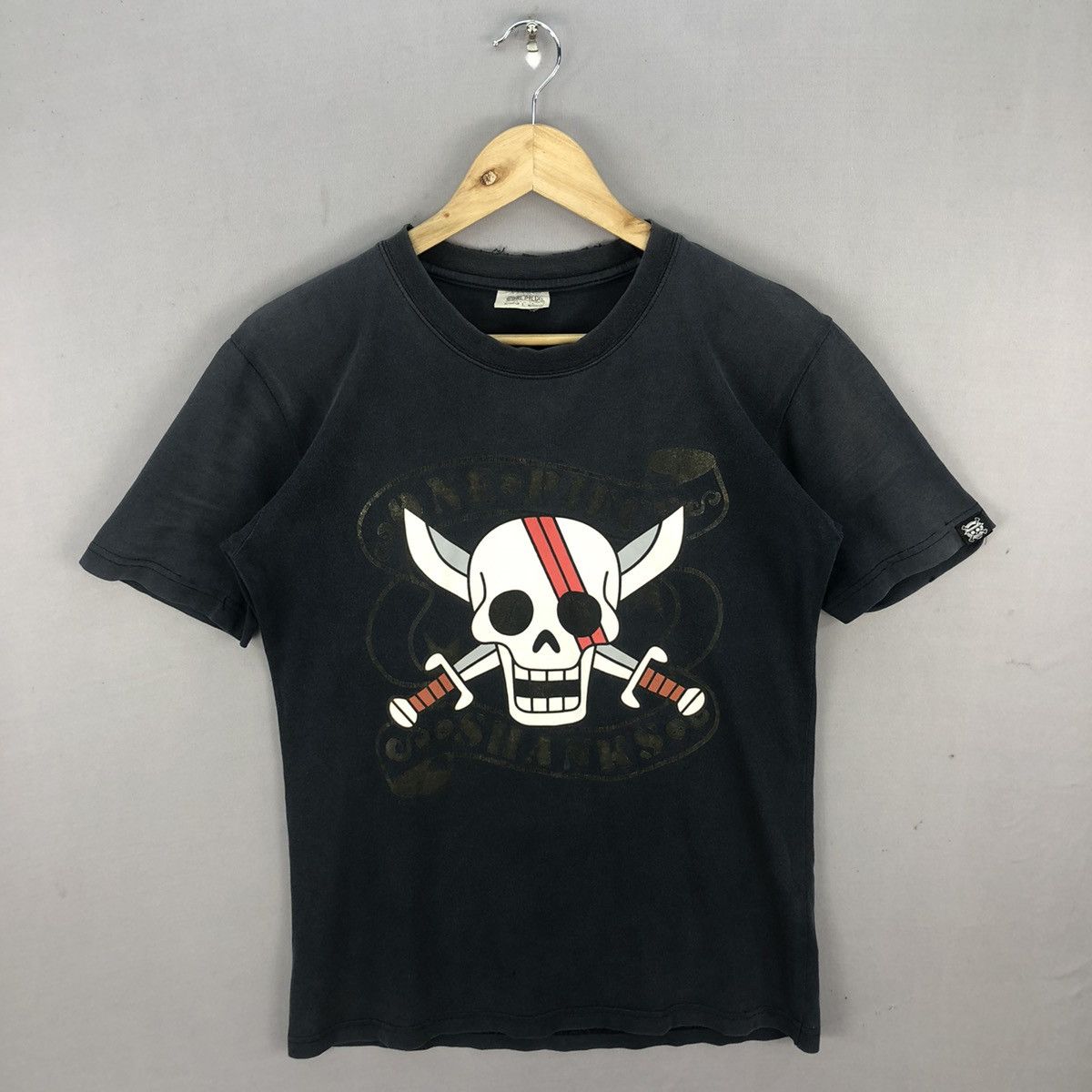 One Piece Vintage 00’s One Piece Shanks Trashed Faded Shirt Size US S / EU 44-46 / 1 - 1 Thumbnail