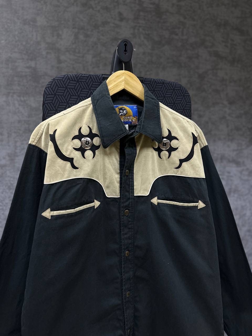 Cowboy Equipment × Vintage Vintage Cowboy Long Lobo Riders Black Shirt Size US L / EU 52-54 / 3 - 8 Thumbnail