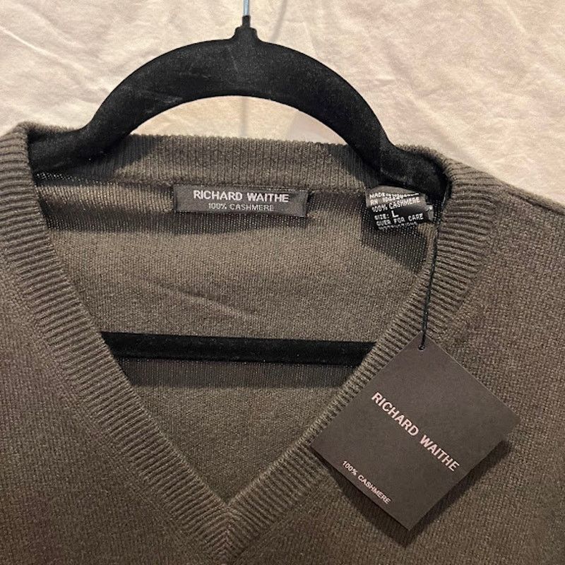 Other NWT Richard Waithe Sweater Jumper Cashmere V Neck Olive Sz L Size US L / EU 52-54 / 3 - 3 Thumbnail