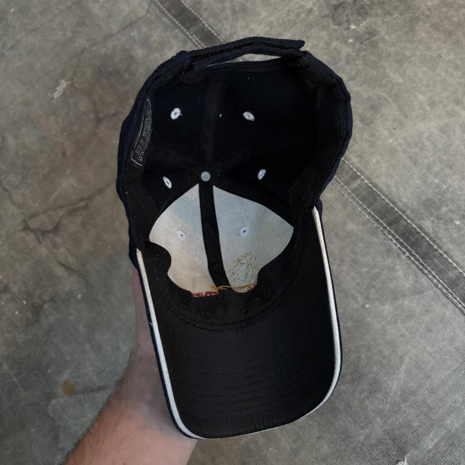 Vintage Vintage Y2K Embroidered Calvin Peeing Ex-Girlfriend Joke Hat Size ONE SIZE - 3 Thumbnail