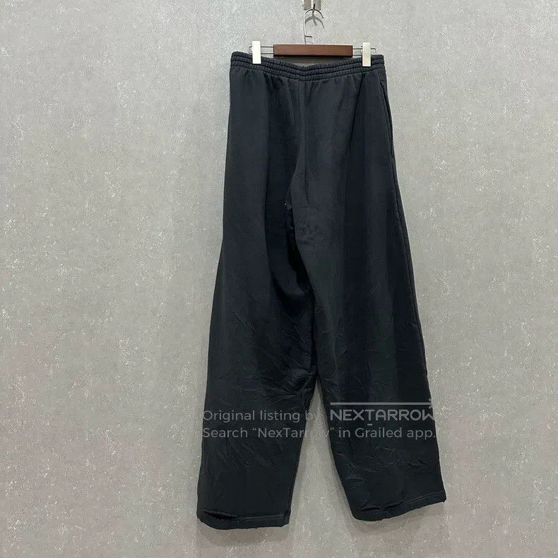 Balenciaga Balenciaga size XS Solid Color Lettering Printed Knit Spor Size US 27 - 5 Thumbnail