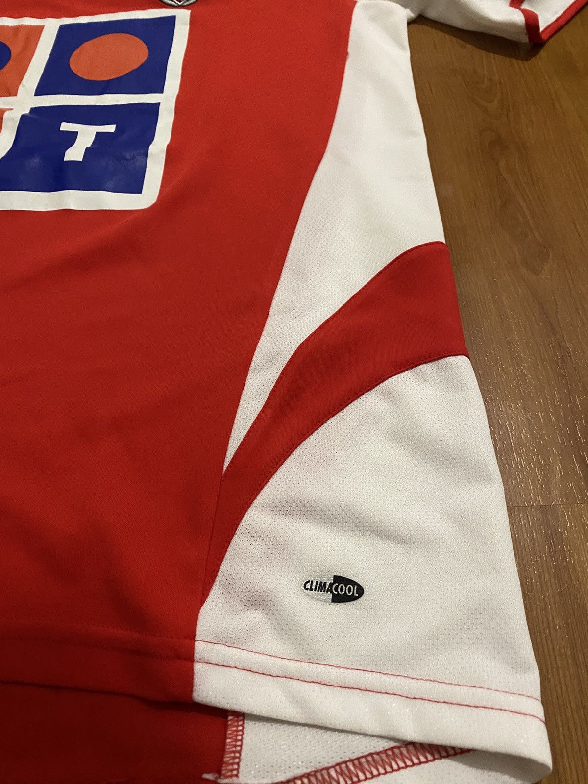 Adidas Benfica jersey vintage Size US M / EU 48-50 / 2 - 6 Thumbnail