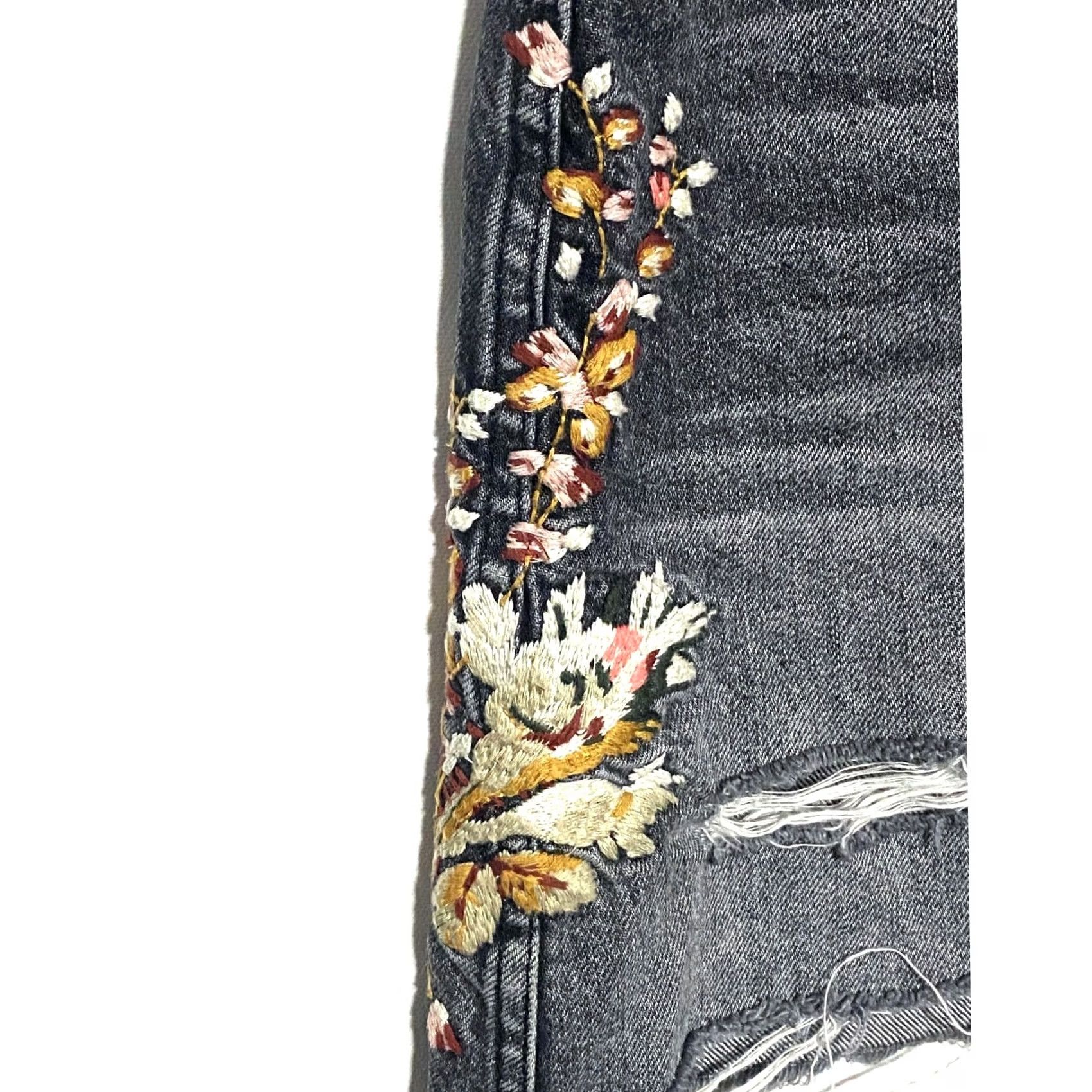 Abercrombie & Fitch Abercrombie & Fitch Denim Skirt Mini 24 Black Floral Grunge Gothic Whimsigoth Y2K Women's Size 24 Skirt Casual Travel Party/Cocktail Mens? Size 42" / US 20 - 3 Thumbnail