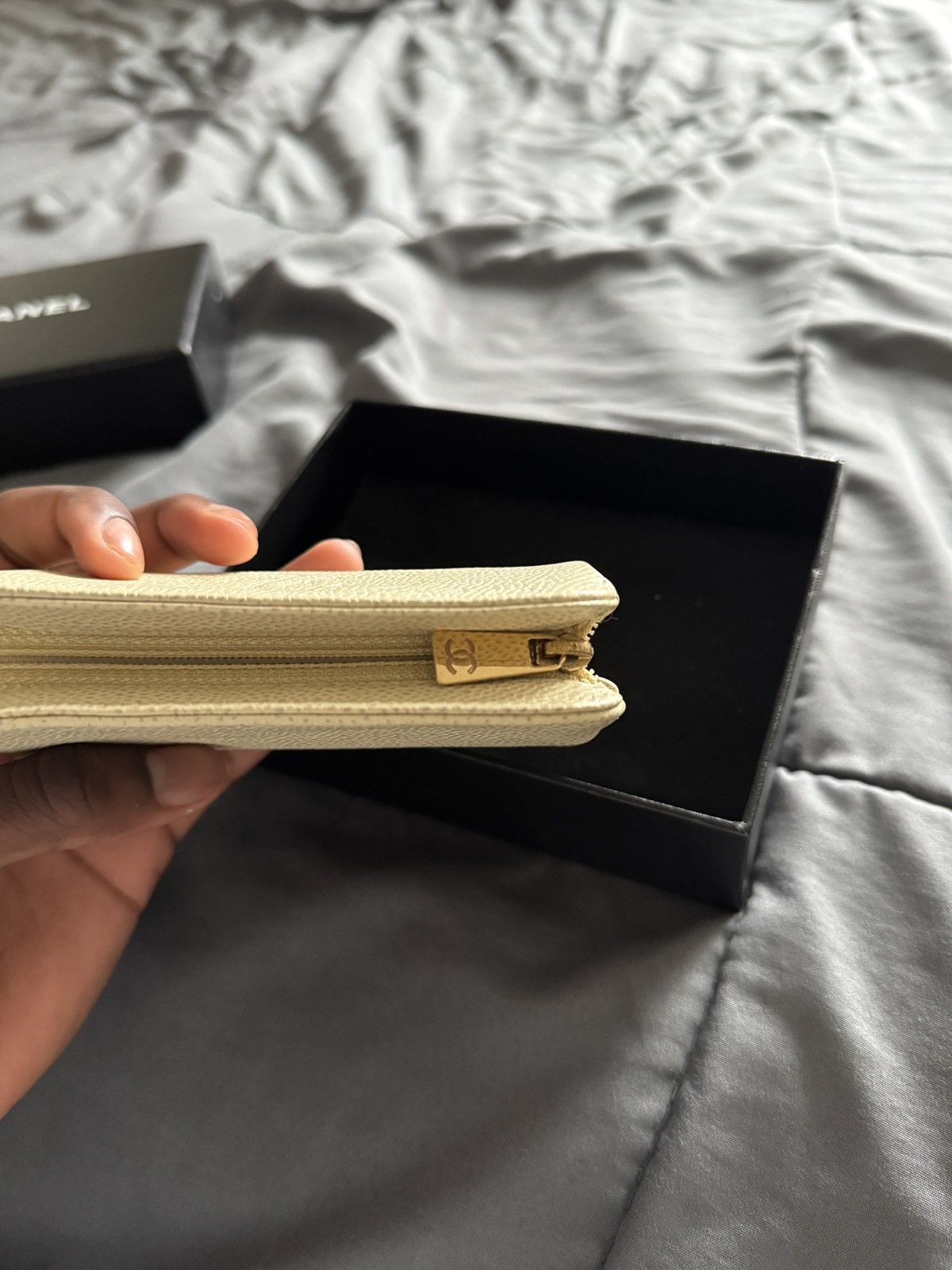 Chanel Chanel CC Logo Caviar Leather Zippered Wallet Size ONE SIZE - 8 Thumbnail