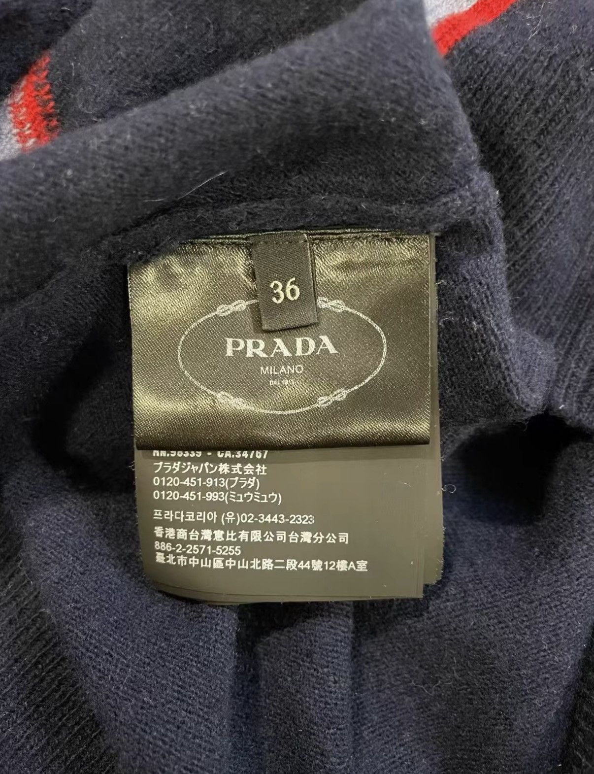 Prada Prada Classic Navy Block Cashmere Cardigan J33 Size XS / US 0-2 / IT 36-38 - 4 Thumbnail