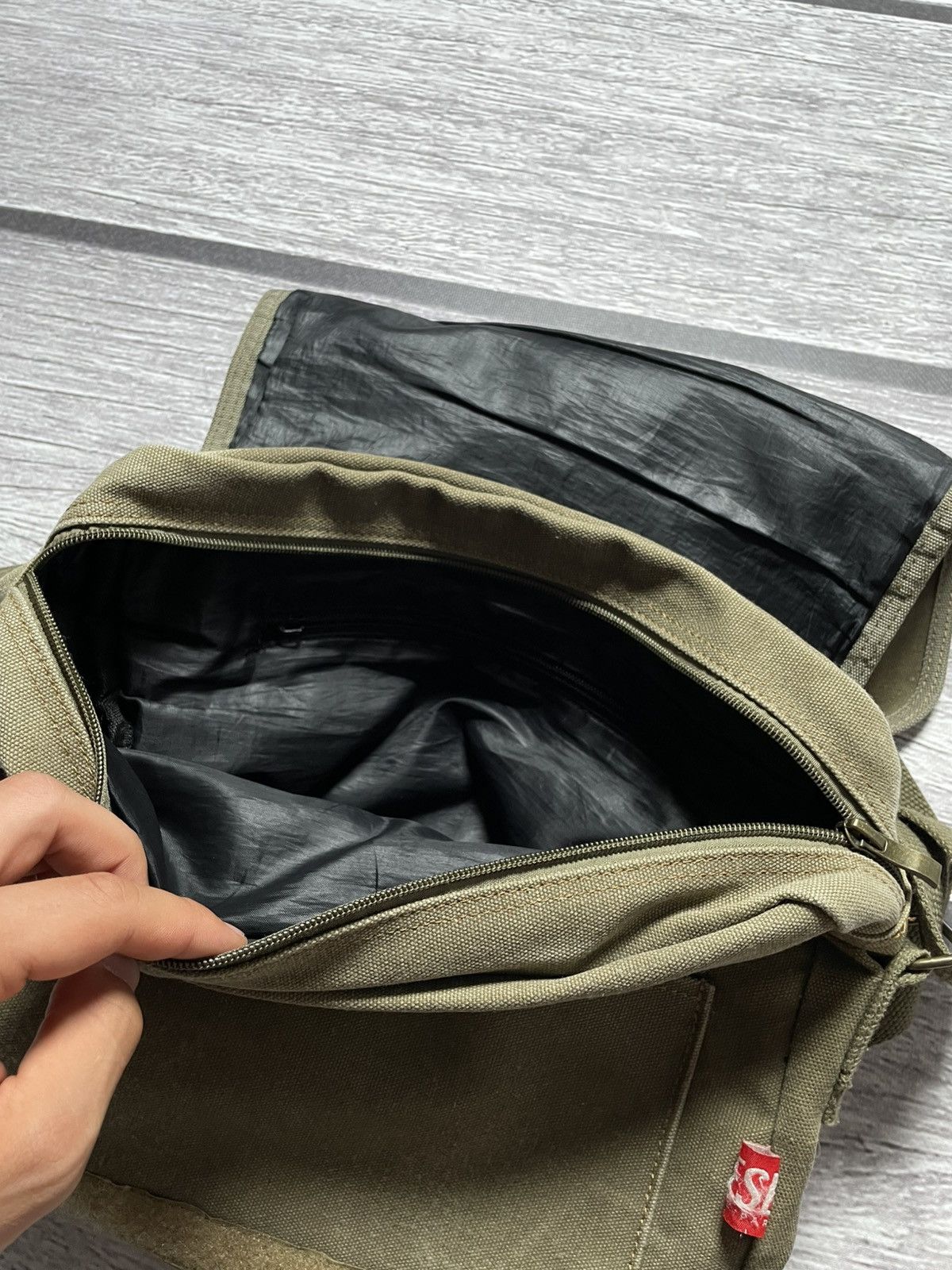 Diesel Diesel Vintage Canvas Archival Avant Garde Y2k Shoulder Bag Size ONE SIZE - 13 Thumbnail