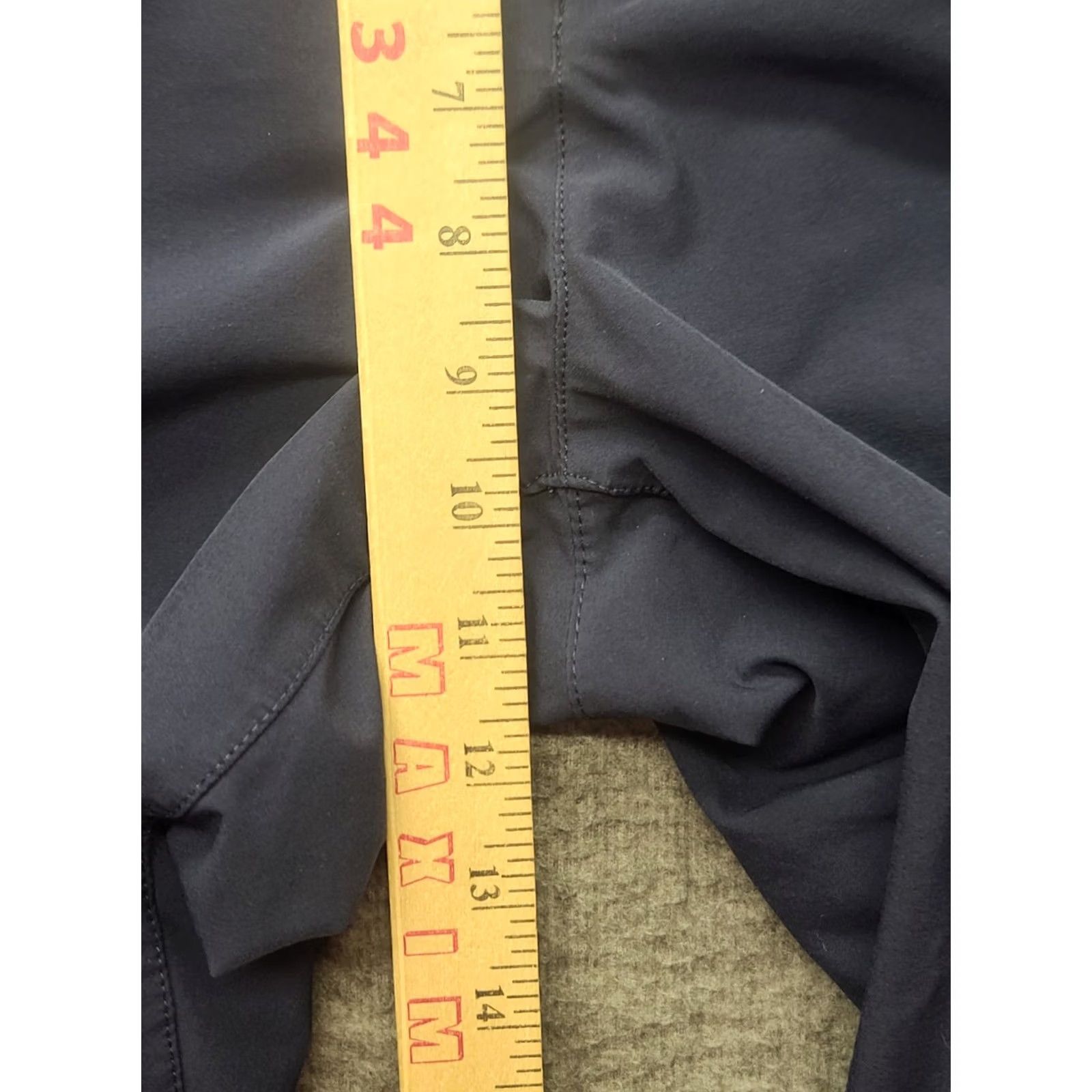 Eddie Bauer Eddie Bauer Travex Capris Womens 14 Regular Capri Casual Travel Workwear Blue Polyester Spandex Moisture Wicking Pockets Quad Zip Front Button Logo Size ONE SIZE - 4 Thumbnail