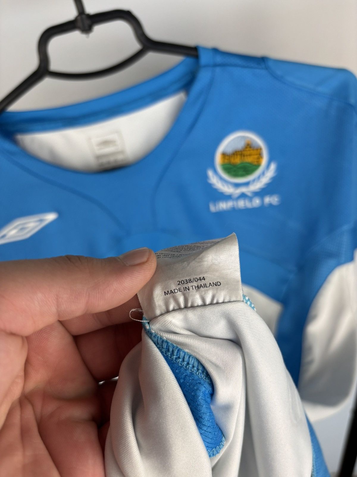 Umbro × Vintage Umbro x Linfield FC vintage jersey size M Size US M / EU 48-50 / 2 - 5 Thumbnail