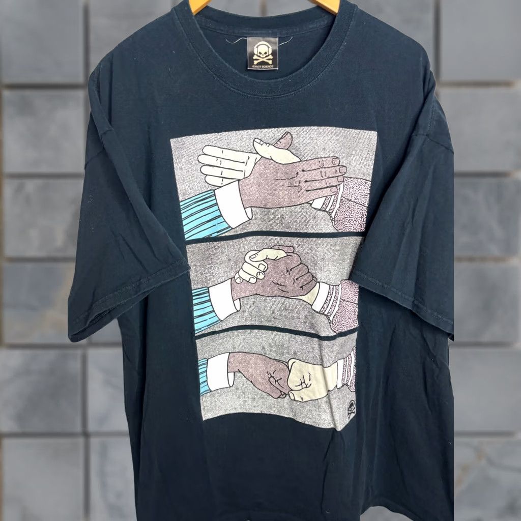Vintage VINTAGE Exact-science T-Shirt Mens 2XL Black Short Sleeve Crew Neck Graphic Print 2000s Grunge Music DJ Skeleton X-Ray Science Size US XXL / EU 58 / 5 - 1 Thumbnail