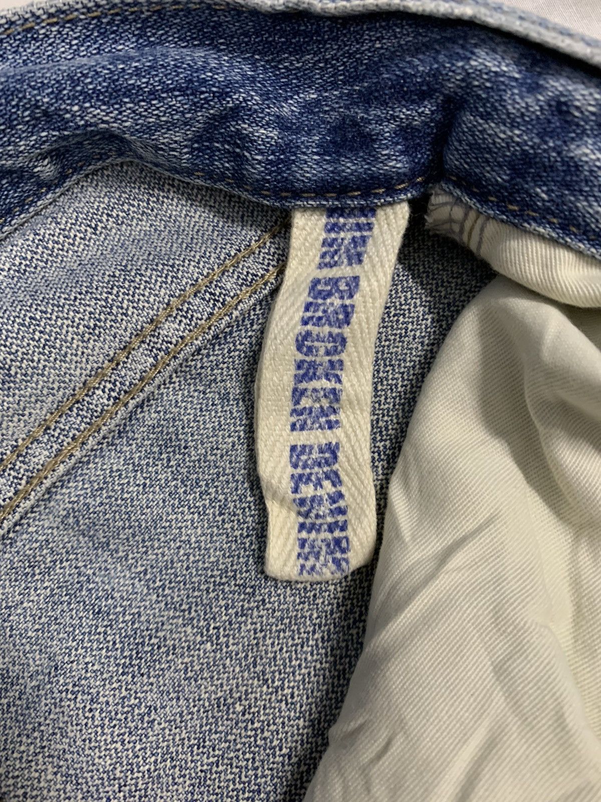 Uniqlo Vintage Y2K Uniqlo Blue Washed Loose Fit Distressed Jeans Size US 30 / EU 46 - 14 Thumbnail