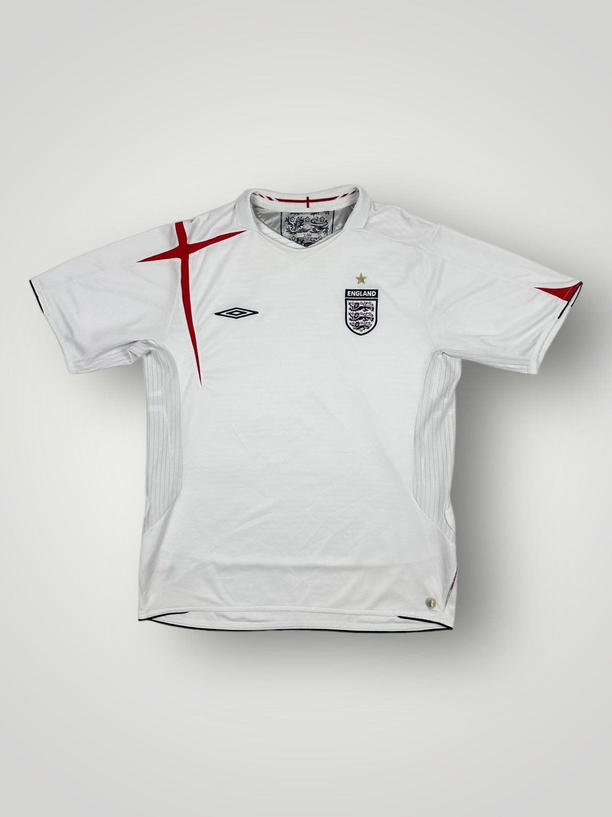Umbro Umbro England 2005 2007 home football soccer shirt Size US XL / EU 56 / 4 - 1 Thumbnail