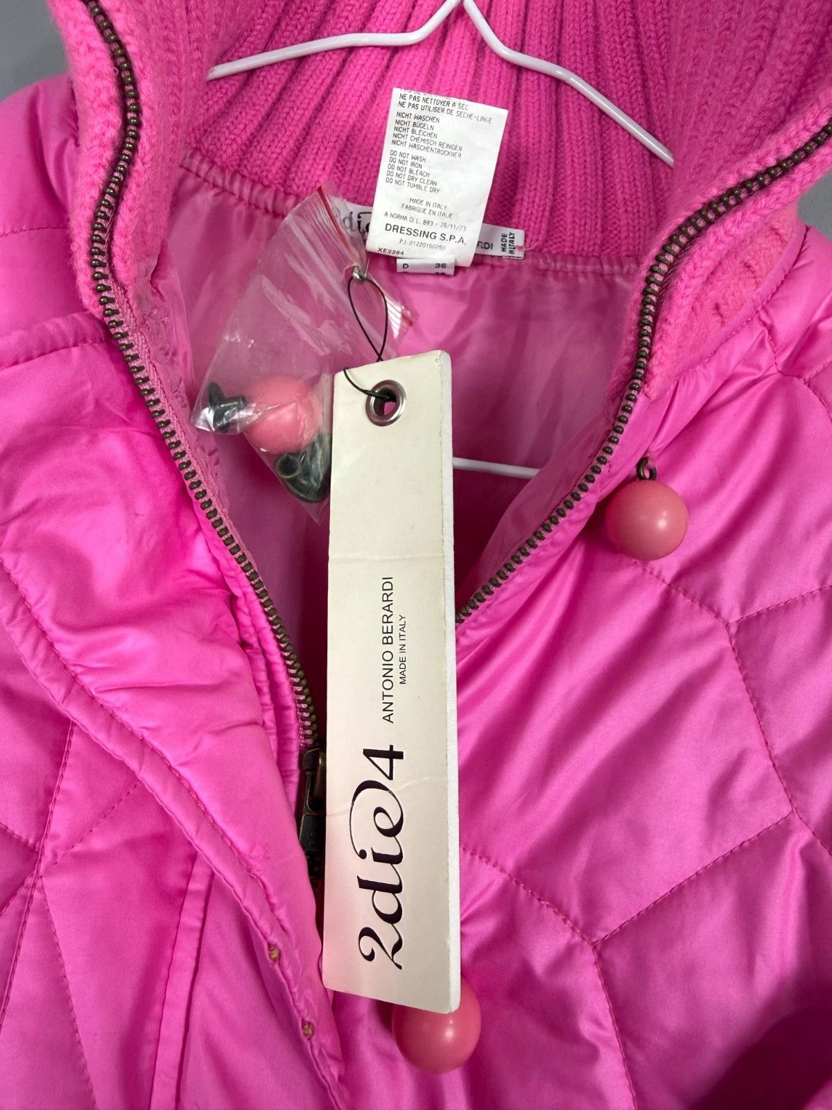 Antonio Berardi Antonio Berardi 2die4 Cropped Puffer Jacket Quilted Barbie Size M / US 6-8 / IT 42-44 - 3 Thumbnail