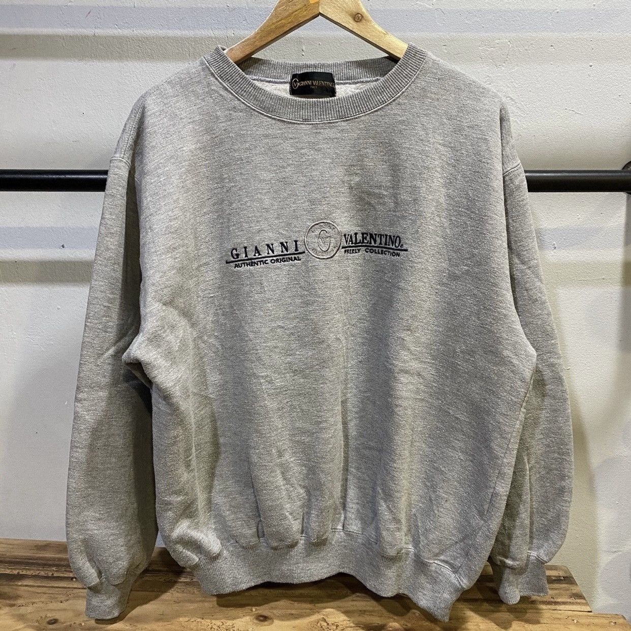 Gianni Valentino × Valentino × Vintage Vintage 90s Designer Gianni Valentino Embroided Sweatshirt Size US L / EU 52-54 / 3 - 1 Thumbnail