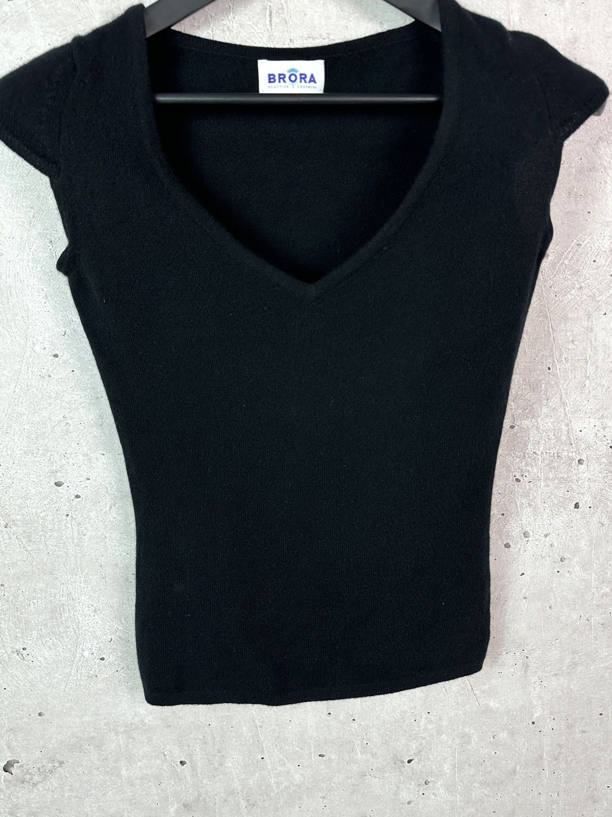 Other Brora Scottish Casmere Black V-neck Short Sleeve T-shirt Size M / US 6-8 / IT 42-44 - 4 Thumbnail