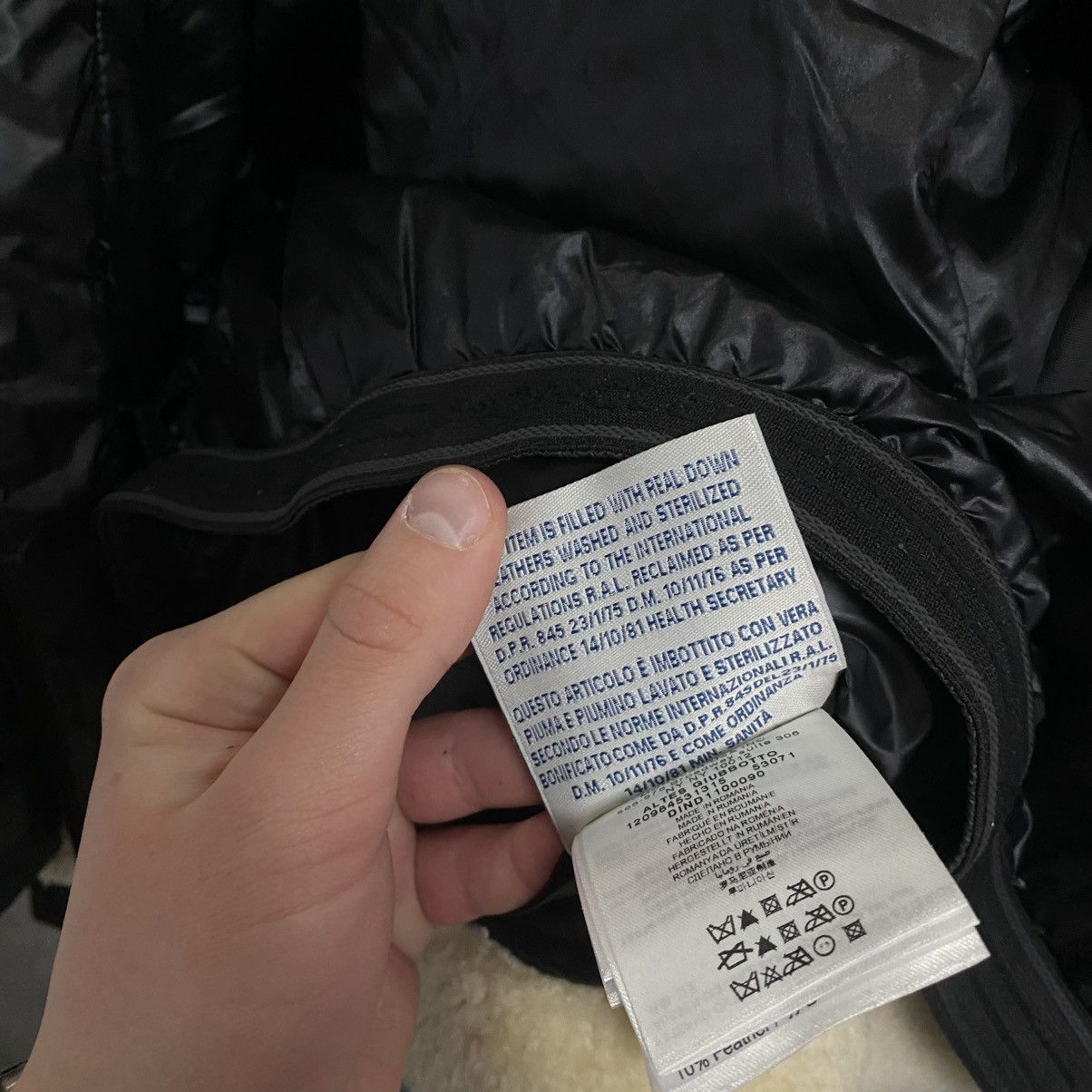 Moncler Vintage Moncler Grenoble Down Puffer Jacket Size XS / US 0-2 / IT 36-38 - 19 Thumbnail