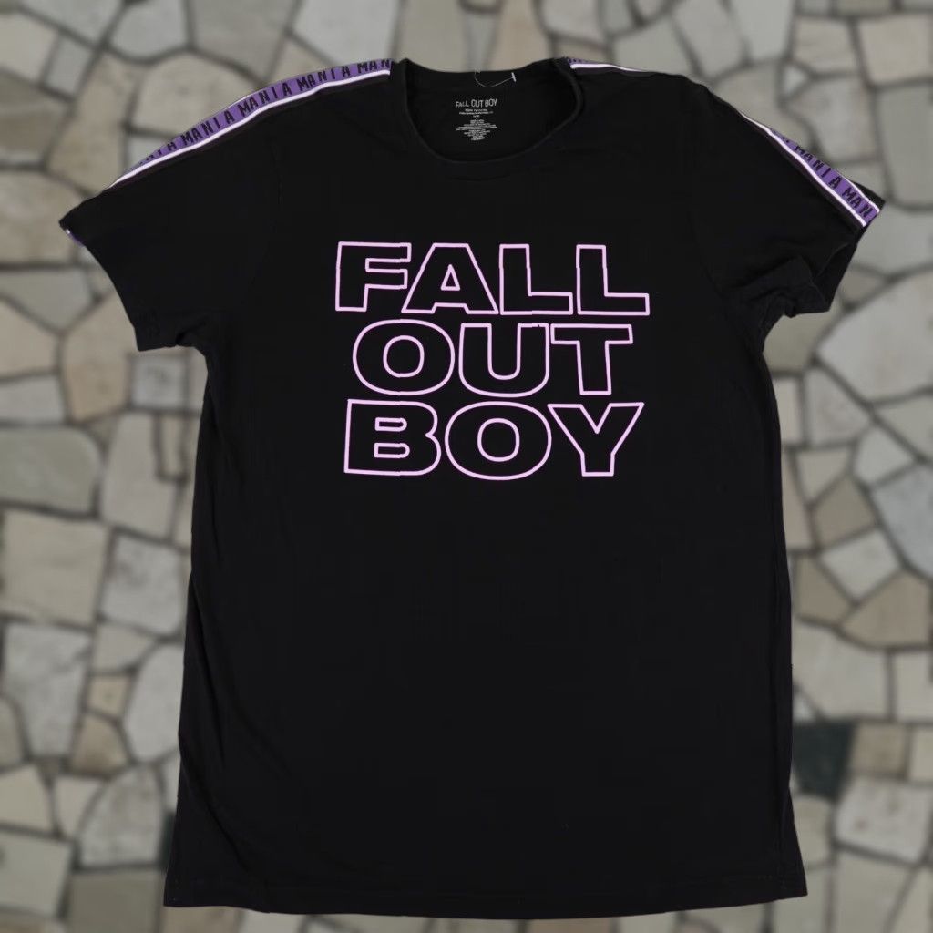 Pinko VINTAGE Fall Out Boy Shirt Mens Large Black Rock Band Concert Crewneck Tee Size US L / EU 52-54 / 3 - 1 Thumbnail