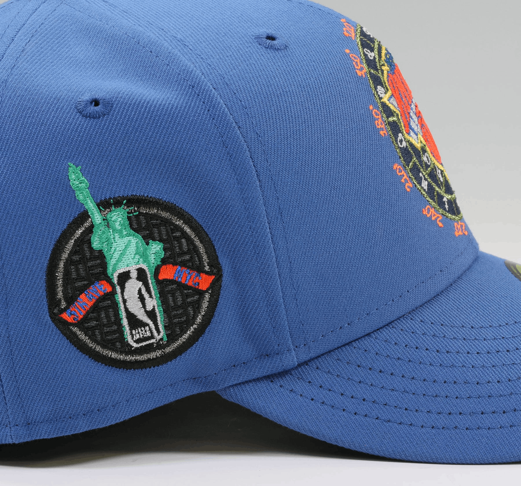 MLB × New Era × Supreme SIZE 7 NEW YORK KNICKS 5TH AVE NYC NEW ERA FITTED CAP Size ONE SIZE - 3 Thumbnail