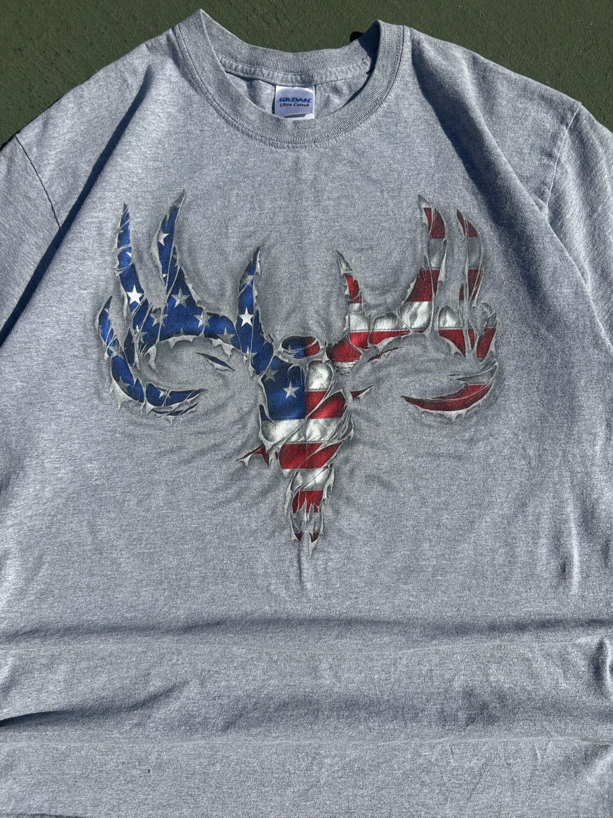 Gildan Heavyweight Graphic Tee Size US L / EU 52-54 / 3 - 2 Thumbnail