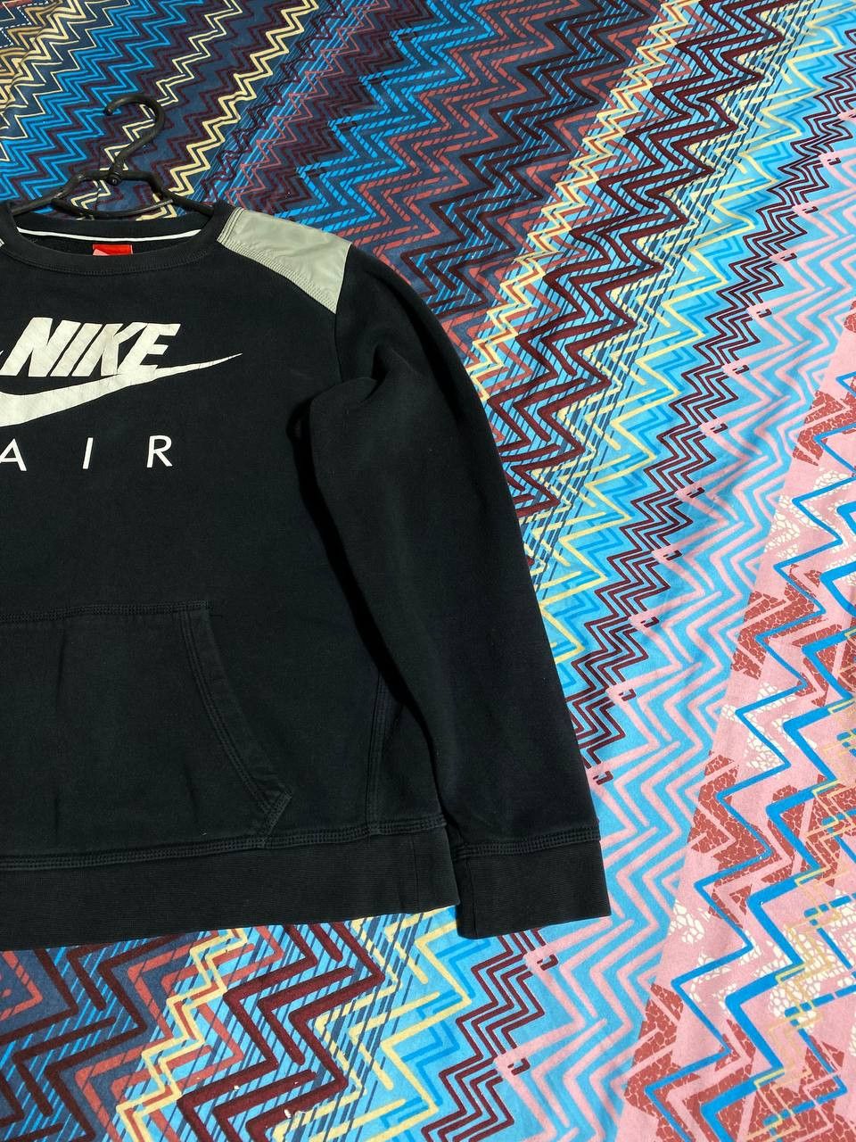Nike × Vintage 90s Nike Air Big Logo Vintage Y2K Faded Retro Sweatshirt Size US L / EU 52-54 / 3 - 11 Thumbnail