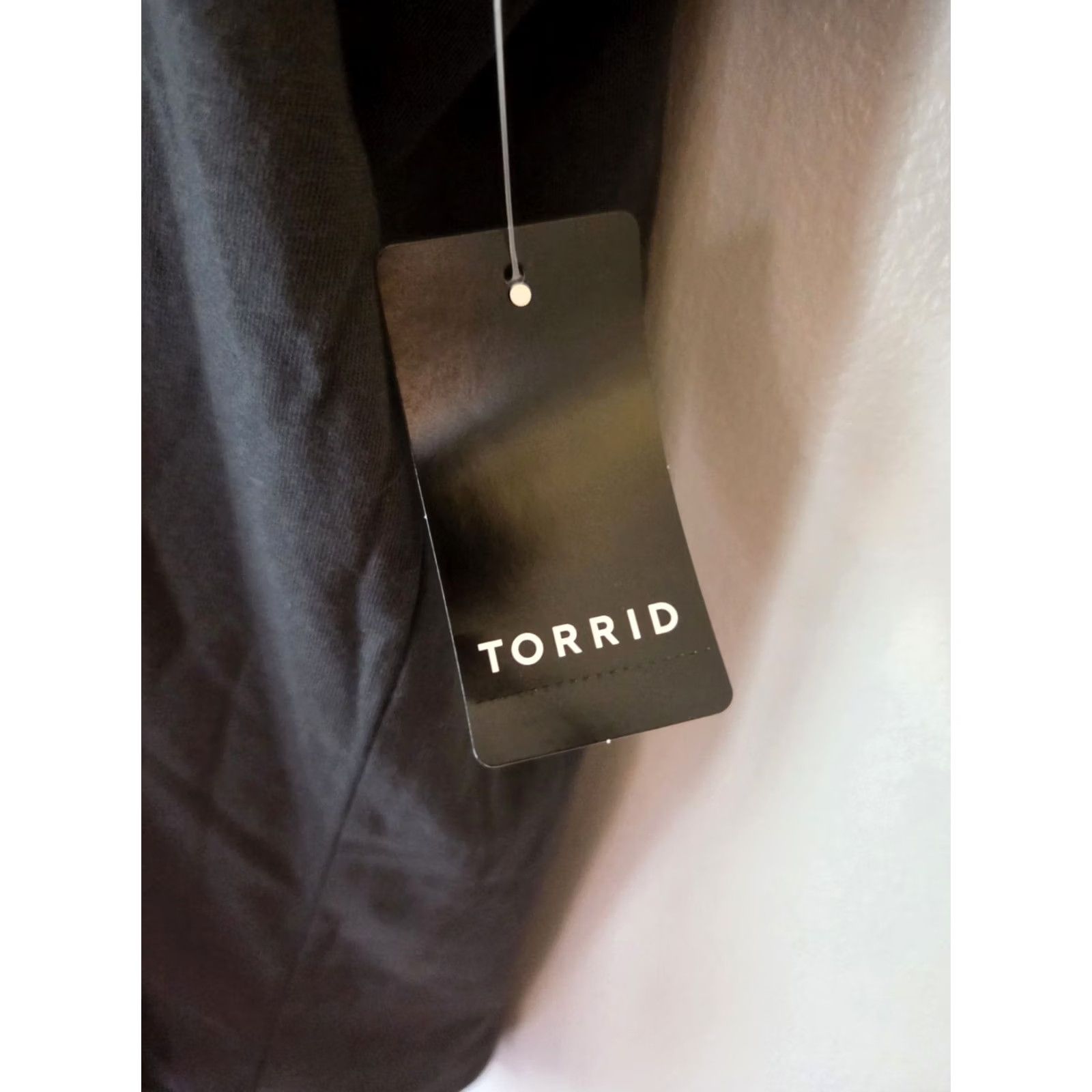 Torrid NWT Torrid Elton John Yellow Brick Road Gray Short Sleeve T Shirt 00 M/L Womens Plus Size Cotton Polyester Crew Neck Music 90s? Size XXS / US 00 / IT 34 - 3 Thumbnail