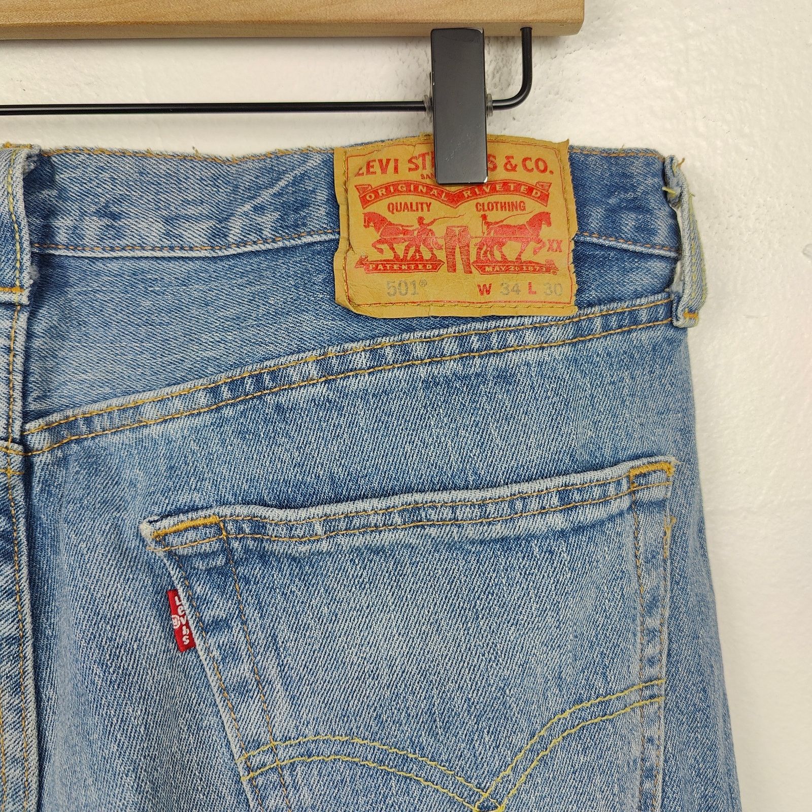 Levi's Levi's 501 Mens 34x30 Medium Wash Straight Fit Relaxed Size US 34 / EU 50 - 5 Thumbnail