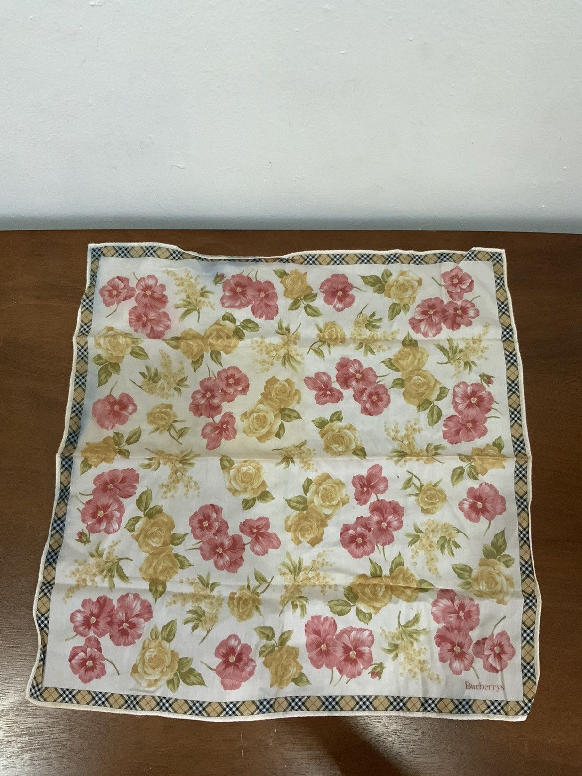 Burberry Burberrys Flower Handkerchief Bandana Size ONE SIZE - 24 Thumbnail