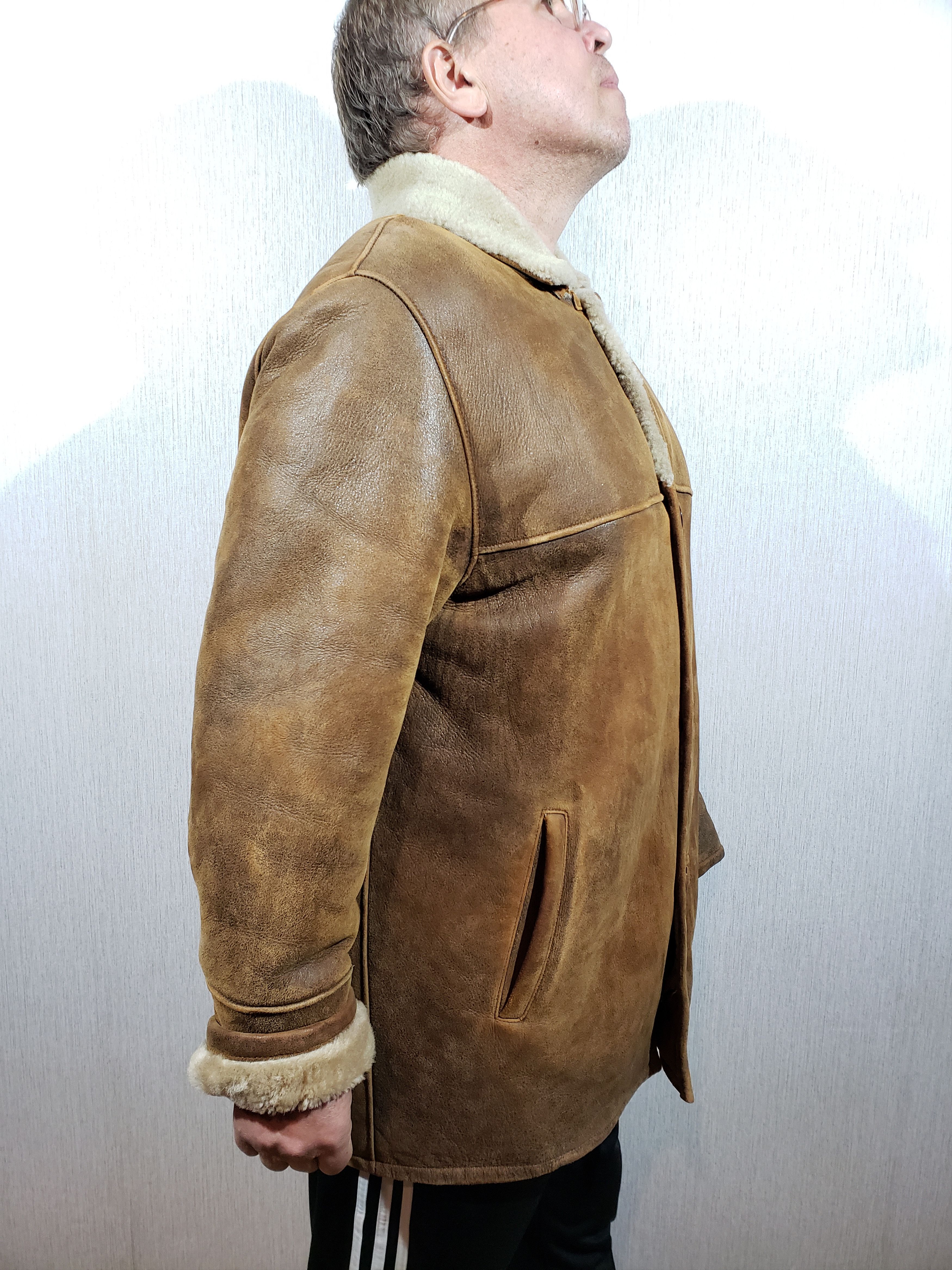 Other Brown men's sheepskin coat with buttons. Size US L / EU 52-54 / 3 - 2 Thumbnail