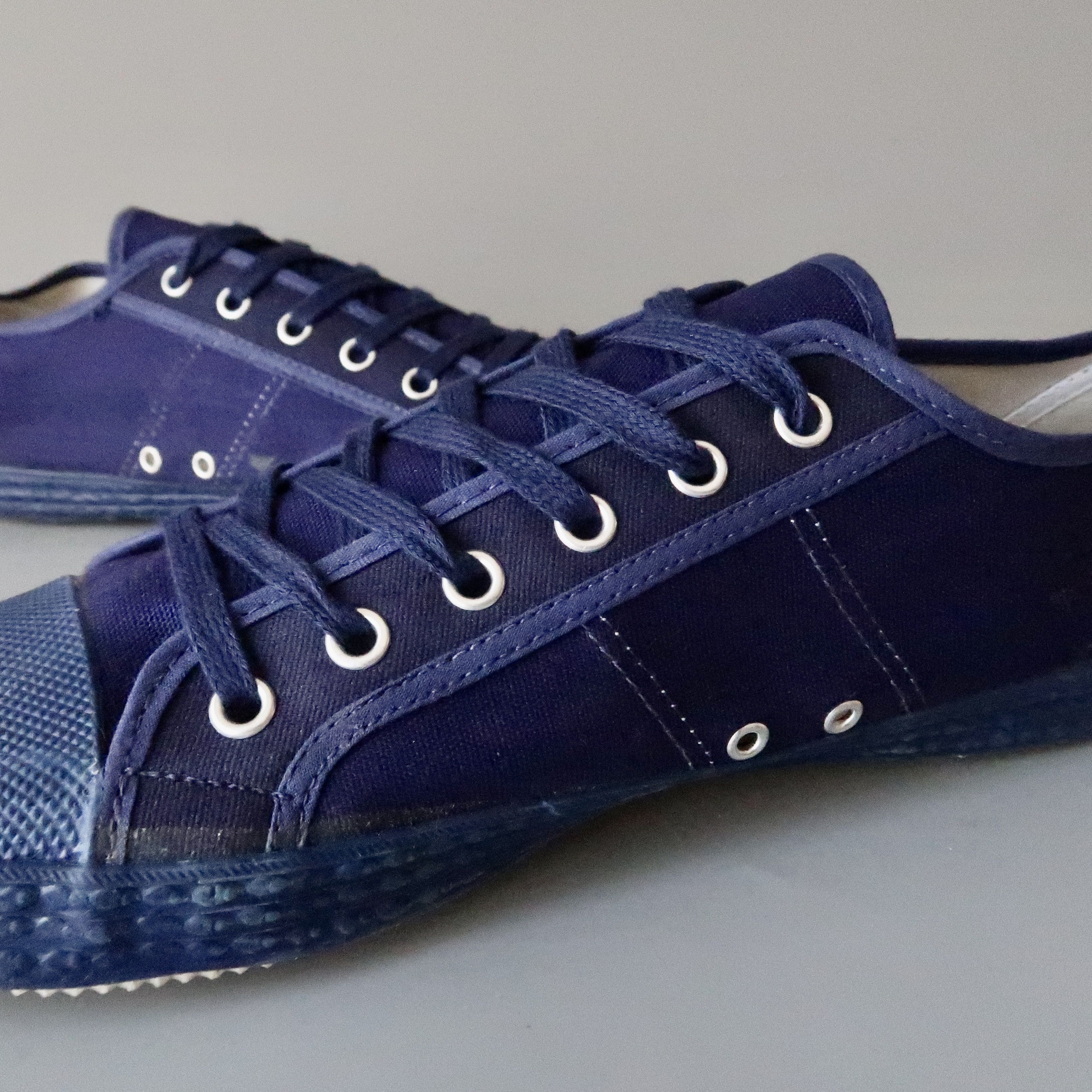 Vintage DEADSTOCK, VTG 1970s Swedish Army gym trainers size 44 Size US 10 / EU 43 - 4 Thumbnail