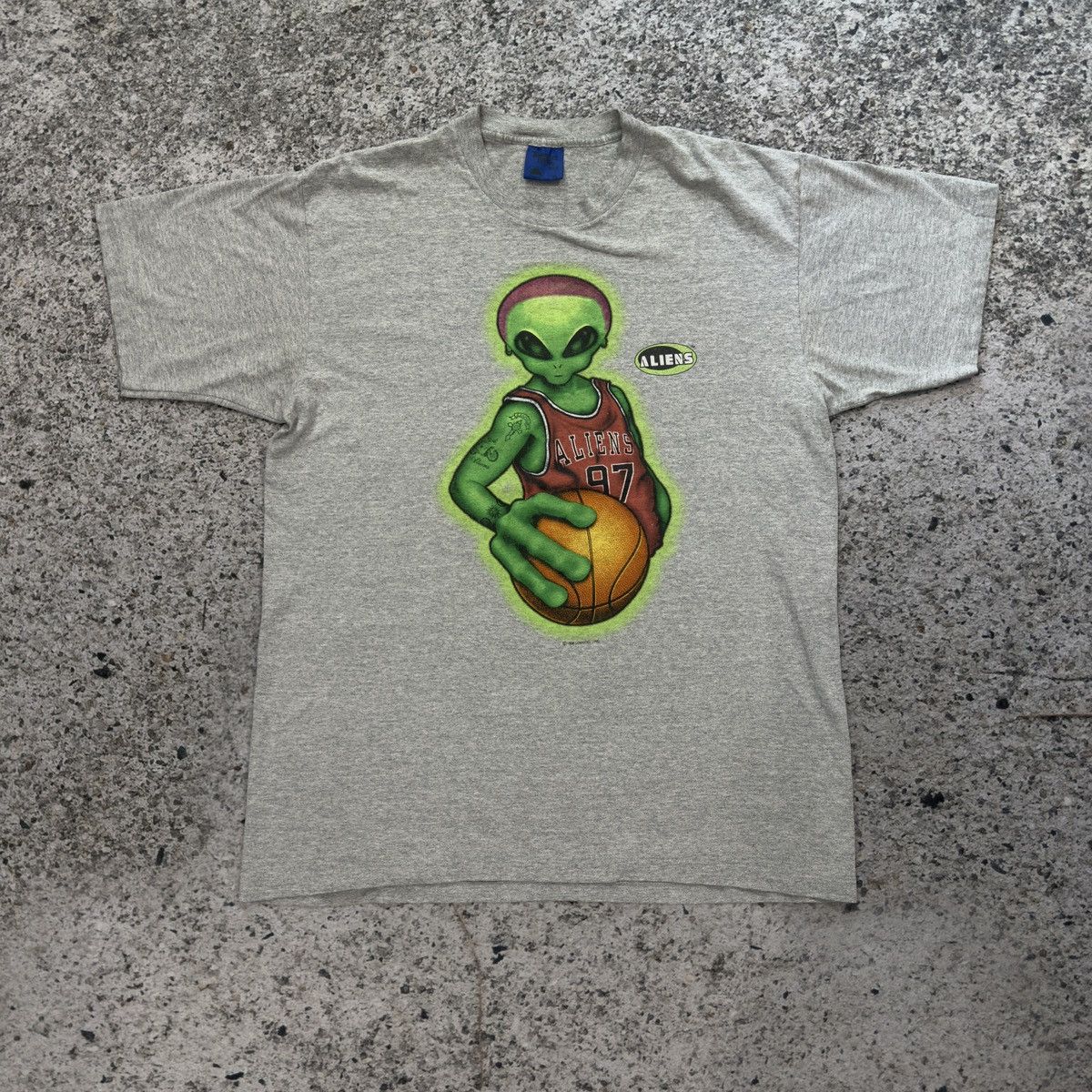 Vintage 90s Dennis Rodman Alien Skate Shirt Faded Thrashed Size US XL / EU 56 / 4 - 6 Thumbnail