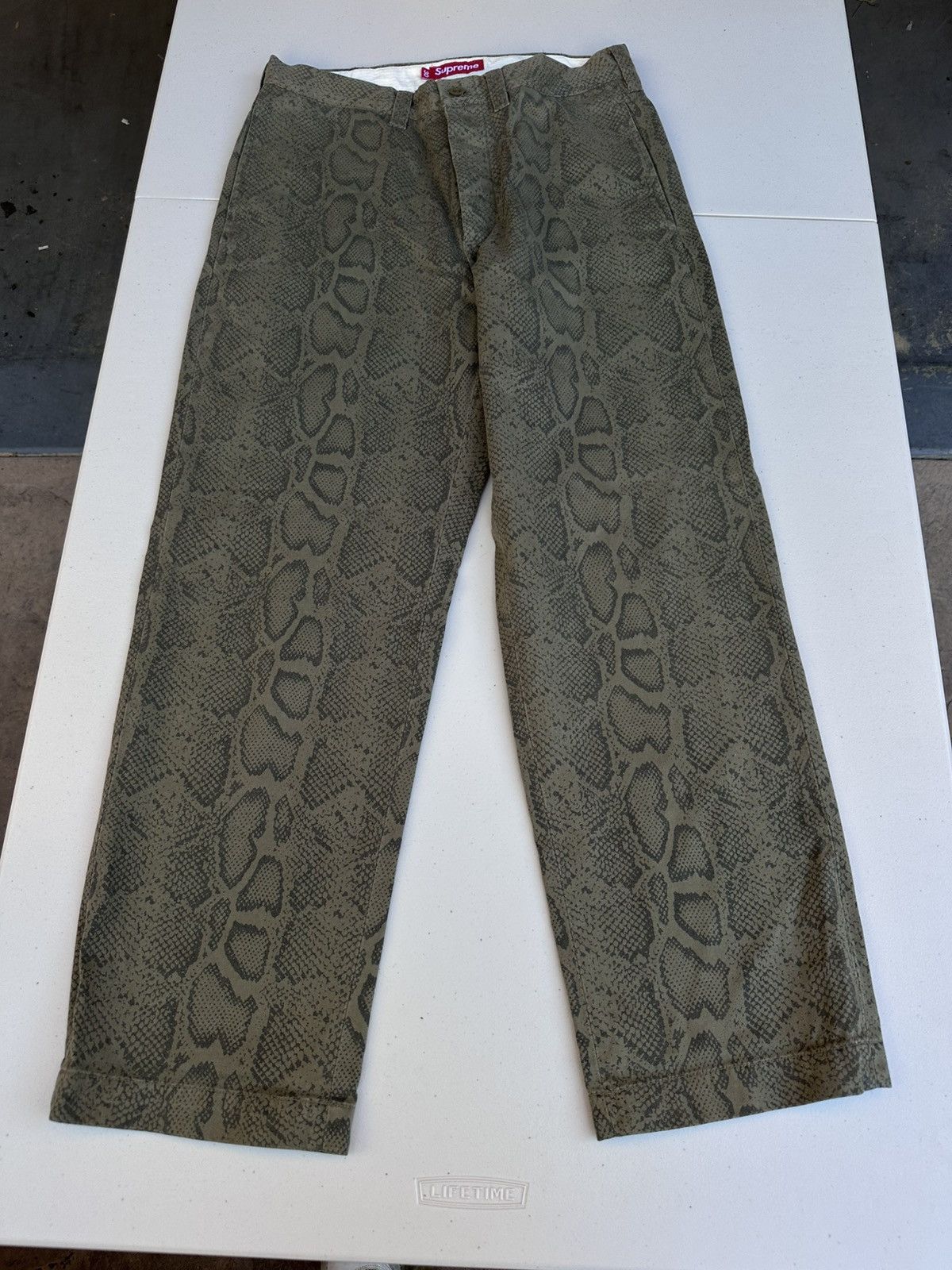 パンツ Supreme Snake Print Chino Pant Olive W34 Supreme Snake Print Chino Pant Olive 30