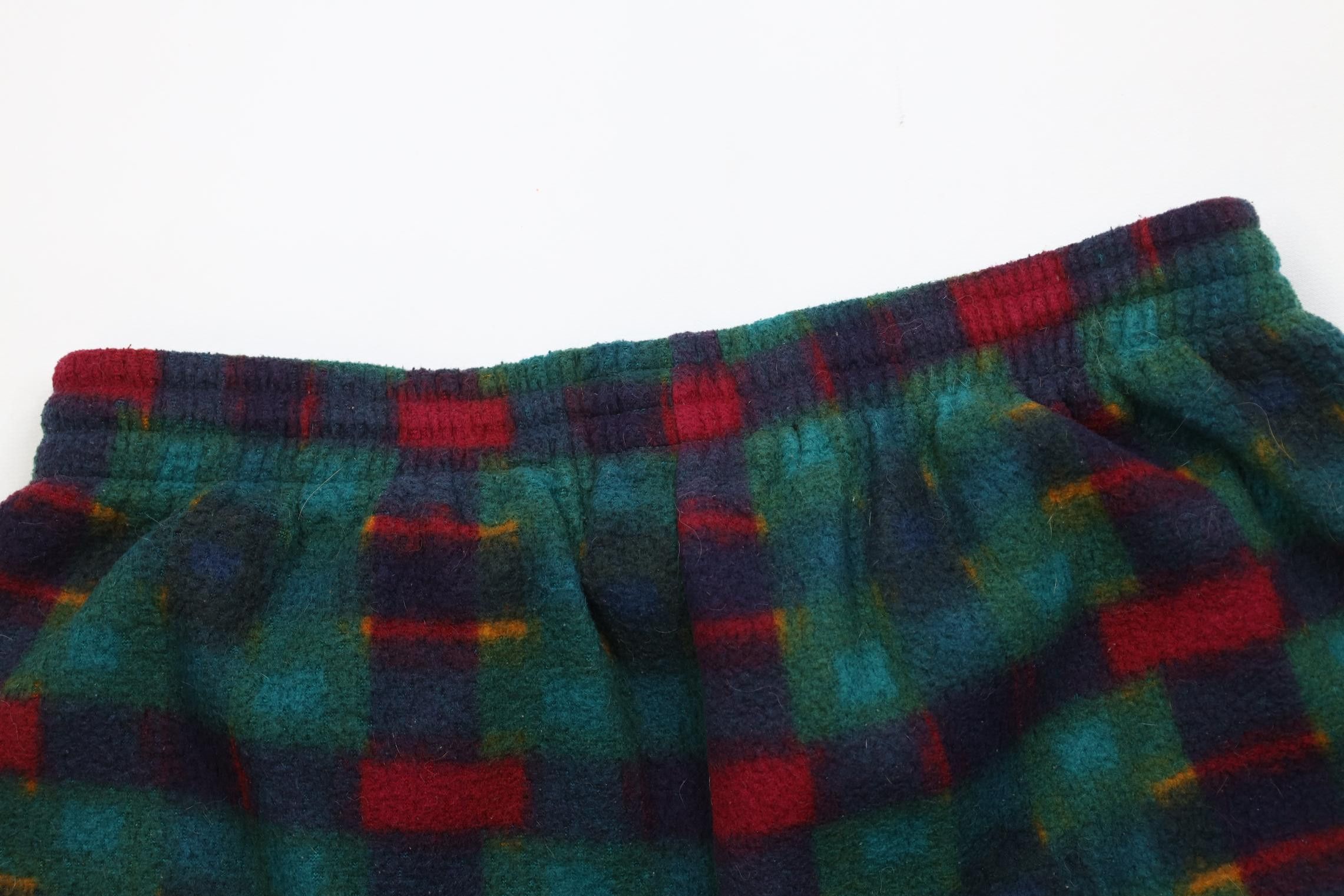 Vintage Vintage 90s Streetwear Rainbow Plaid Fleece Shorts Polyester Size US 32 / EU 48 - 9 Thumbnail