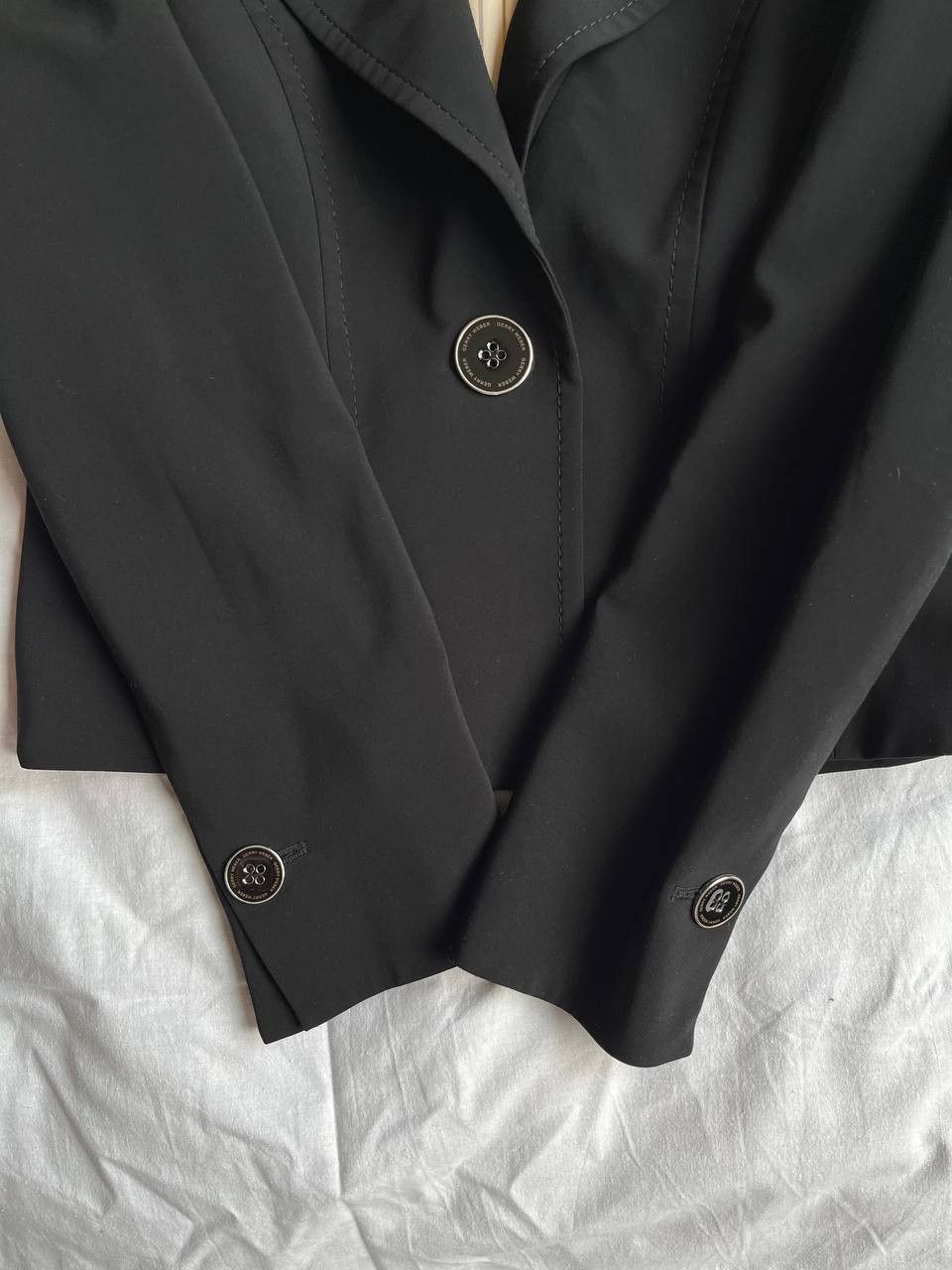 Gerry Weber × Vintage Gerry Weber vintage black women's cropped blazer Size M / US 6-8 / IT 42-44 - 2 Thumbnail