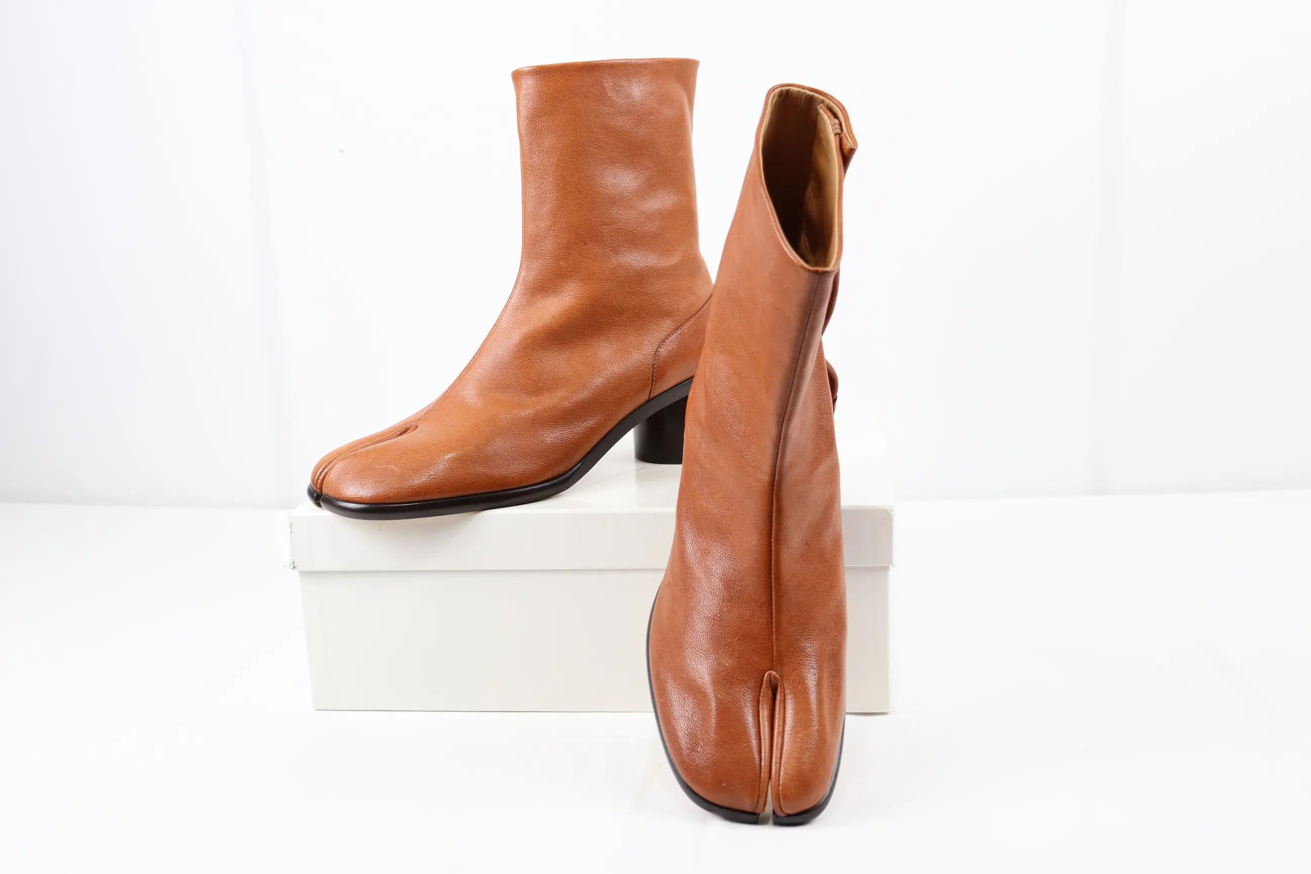 Maison Margiela o1rshd High Tabi Boots in Caramel Size US 12 / EU 45 - 13 Thumbnail