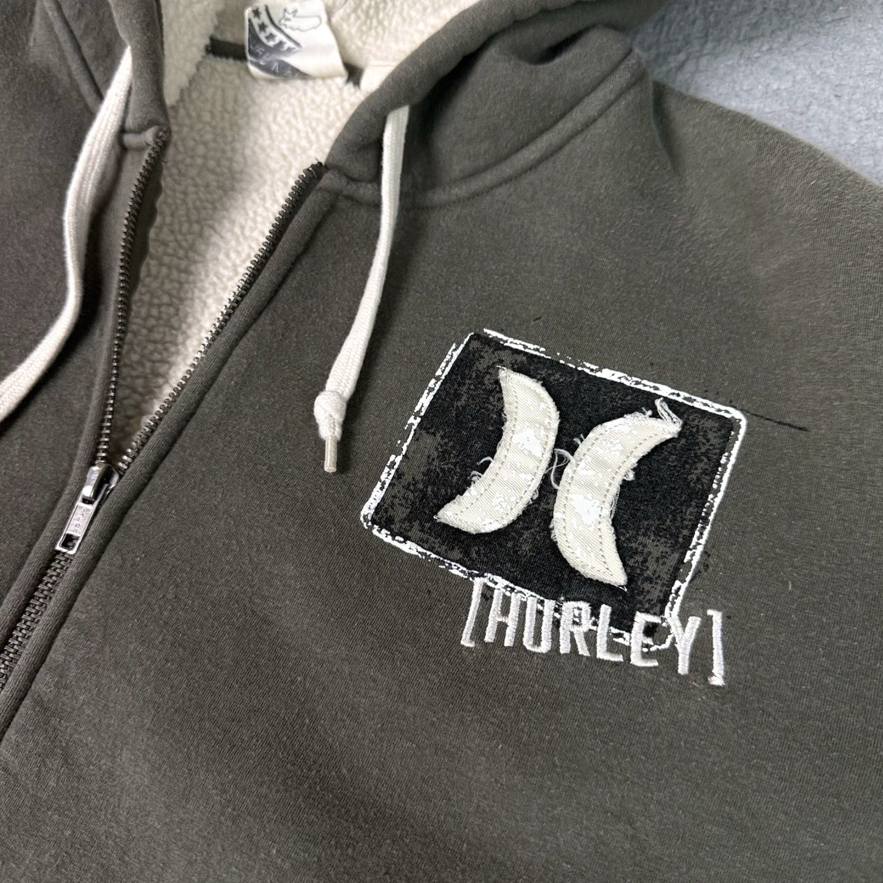Hurley VINTAGE Hurley Hoodie Adult L Gray Surfer Skater Zip Sherpa Y2K Rare Jacket L Mens Size US L / EU 52-54 / 3 - 4 Thumbnail