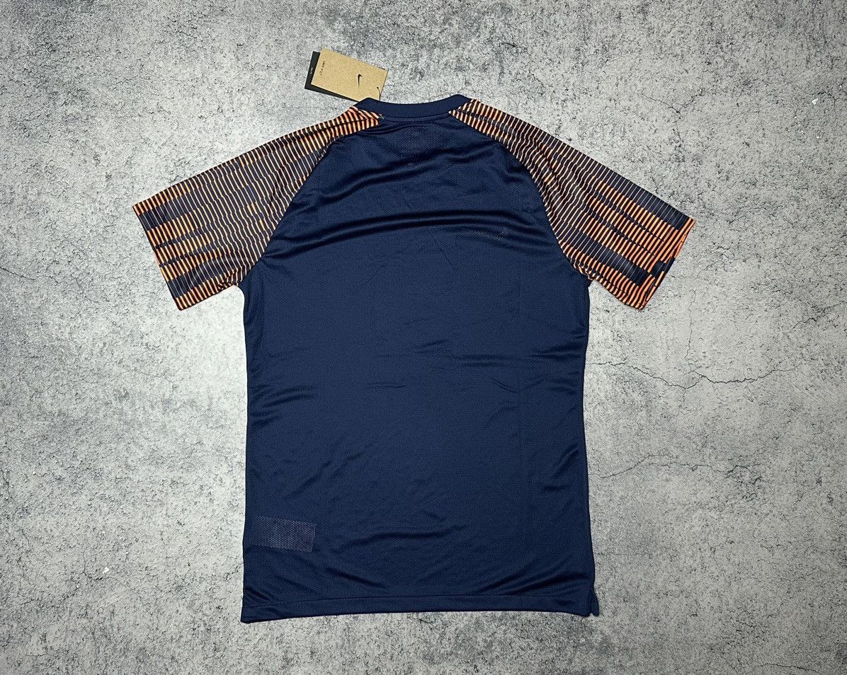 Nike Nike Dri-Fit Academy Blue Jersey T-Shirt Size US M / EU 48-50 / 2 - 8 Thumbnail