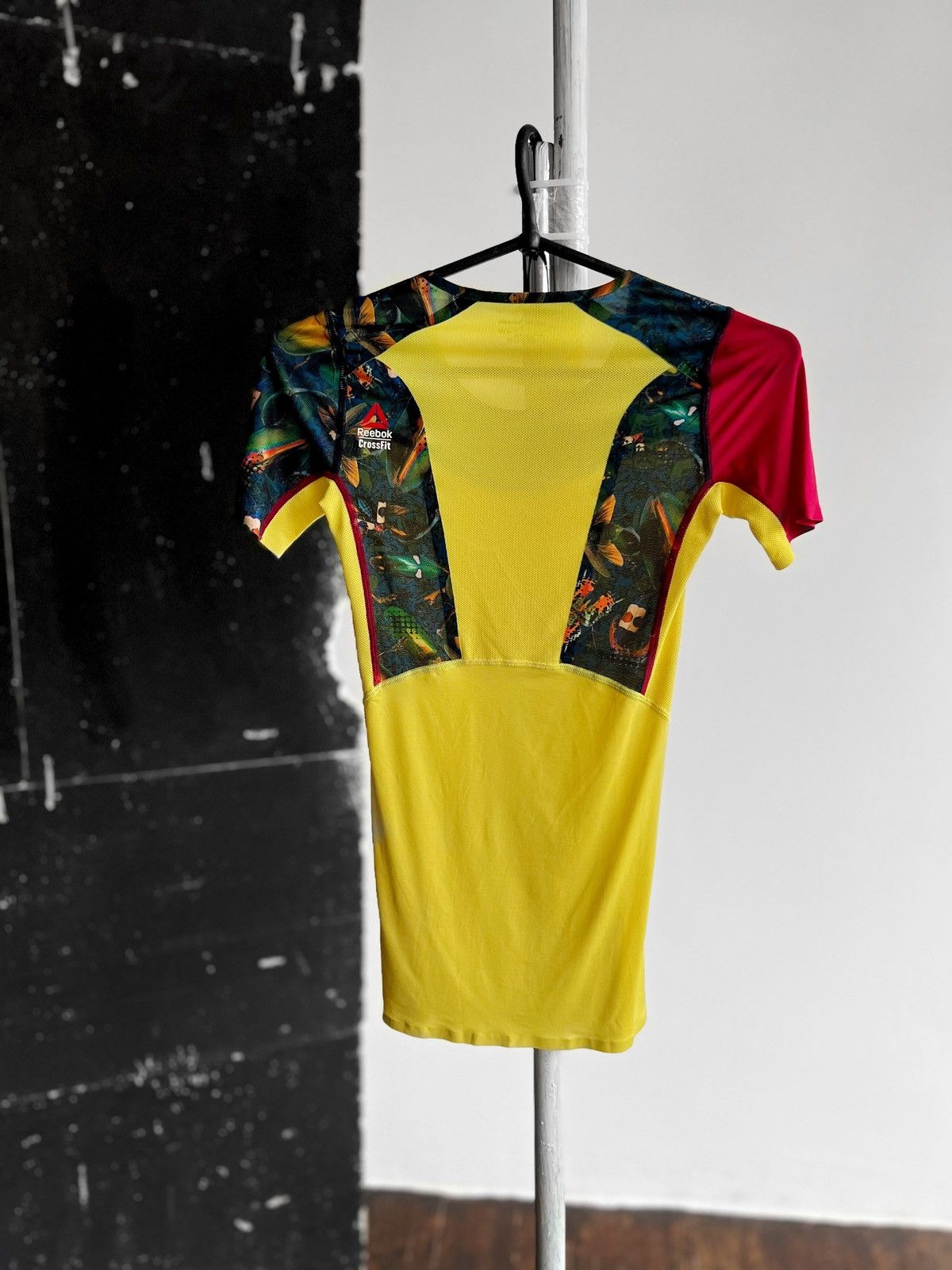 Designer × Reebok Reebok Crossfit Shadow II Womens Compression Baselayer Shirt Size S / US 4 / IT 40 - 3 Thumbnail