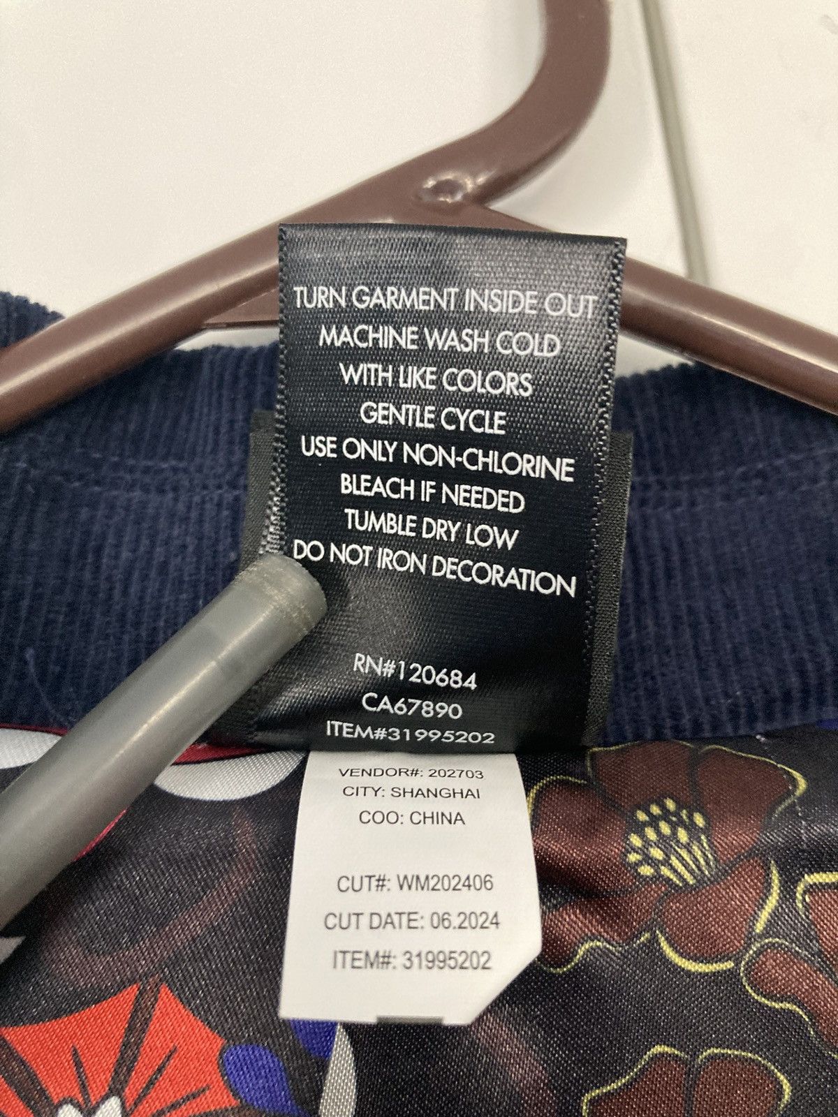Other CORALINE EMBROIDERED ICONS CHORE JACKET BOX LUNCH EXCLUSIVE Size 3XL / US 20-22 - 11 Thumbnail